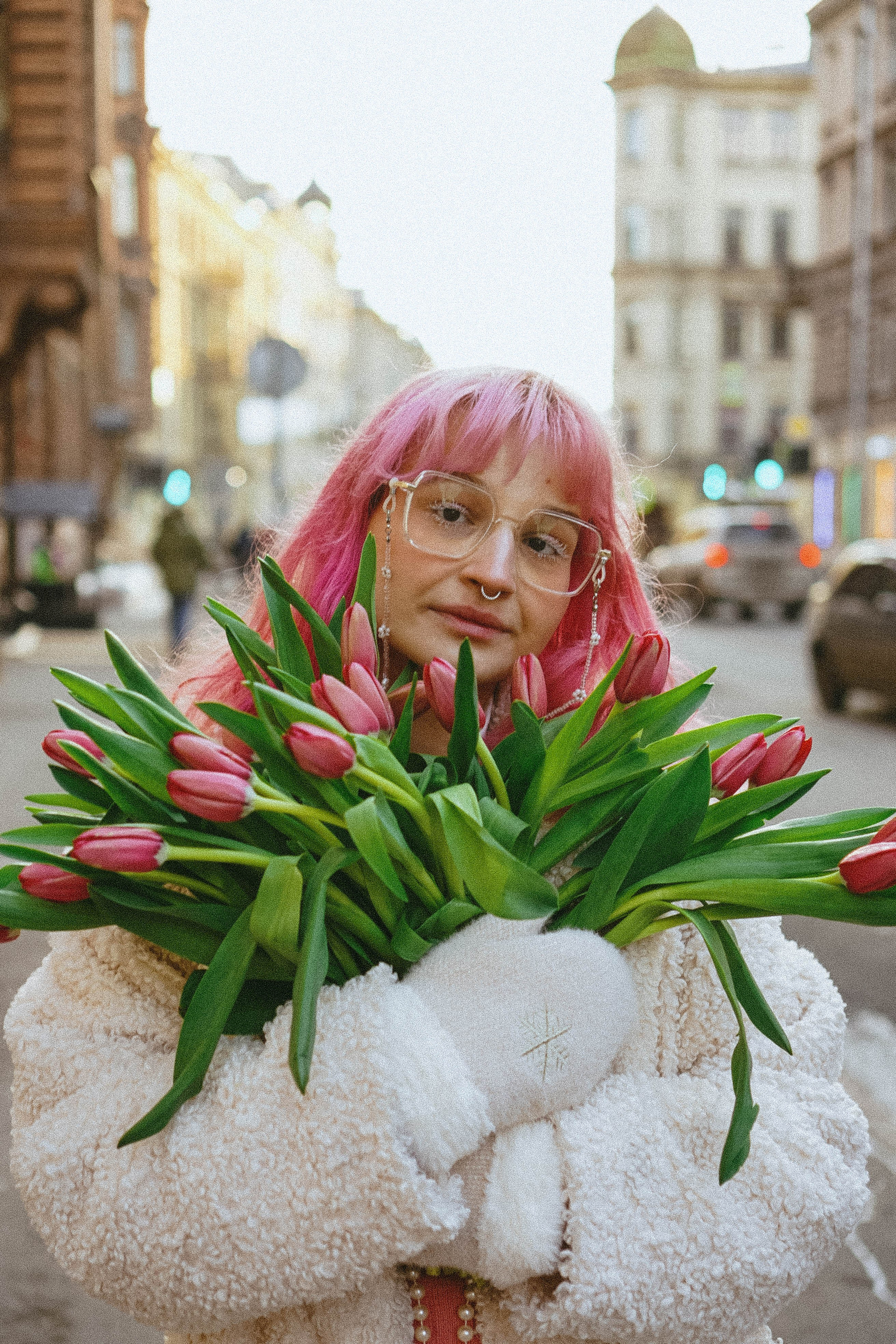 Прогулочная фотосессия с тюльпанами. Профессиональный фотограф, Санкт-Петербург — Виктория Богомолова