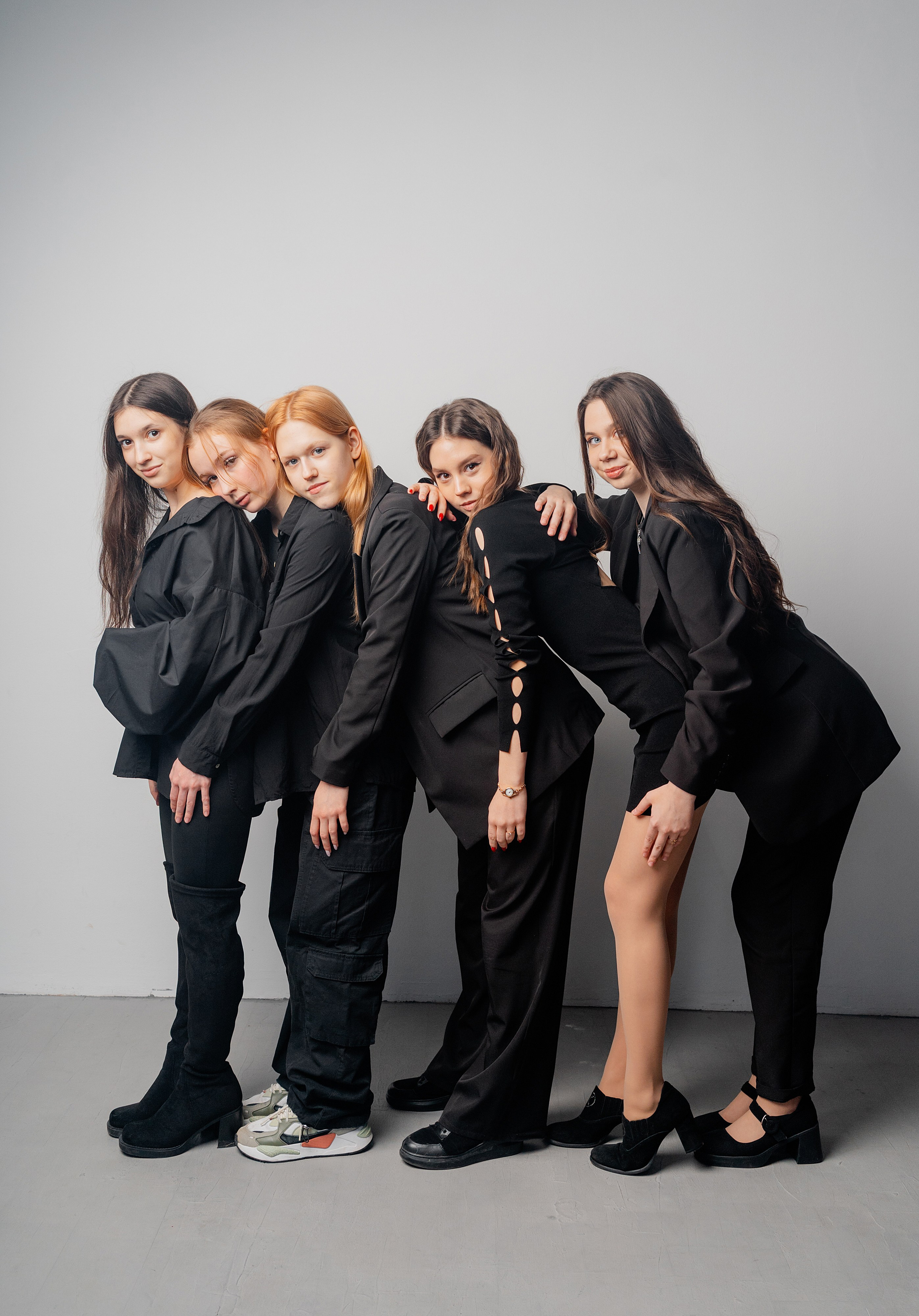 11 класс Студия. Фотограф Софья Володкина