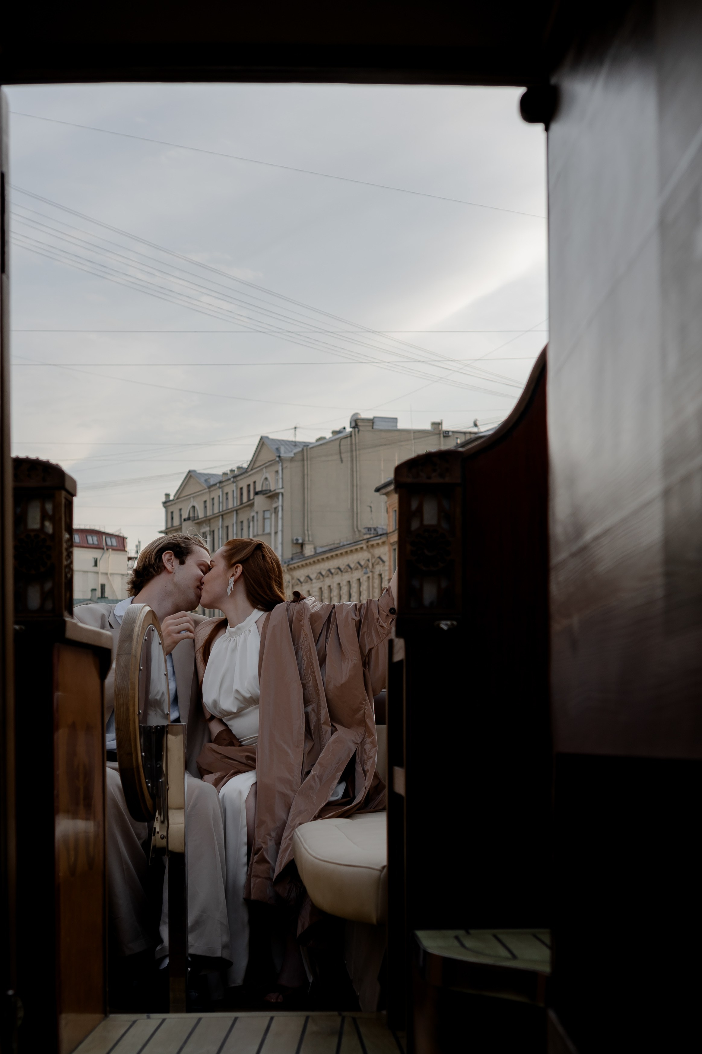 СВАДЕНБНАЯ СЬЕМКА НА КАТЕРЕ ПО КАНАЛАМ САНКТ-ПЕТЕРБУРГА И В АКВАТОРИИ НЕВЫ. Профессиональный фотограф, Санкт-Петербург — Виктория Богомолова