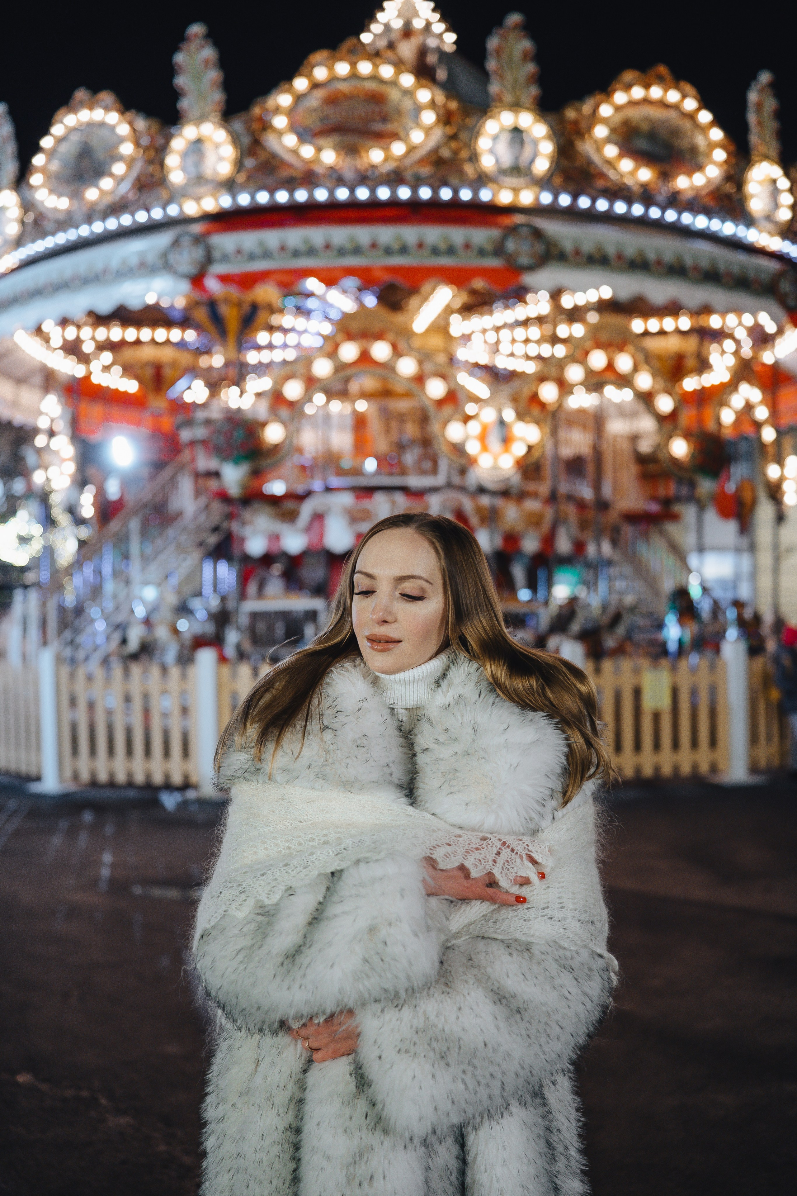 ПРОГУЛКА НА МАНЕЖНОЙ ПЛОЩАДИ ДЛЯ ДЕВУШКИ ПЕРЕД НОВЫМ ГОДОМ (НОВОГОДНЯЯ ФОТОСЕССИИЯ НА МАНЕЖНОЙ ПЛОЩАДИ). Профессиональный фотограф, Санкт-Петербург — Виктория Богомолова