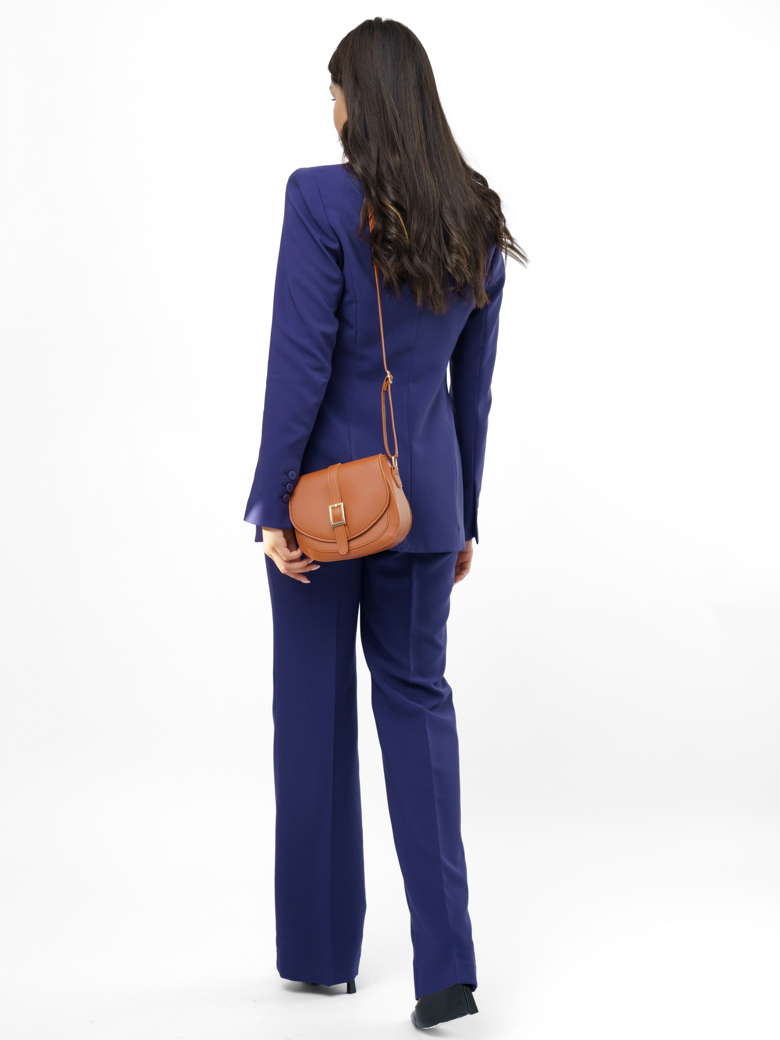 Съемка сумок со стилистом. KED Production — продакшн из СПб. Создаём фото, видео и контент, который помогает брендам и селлерам продавать больше