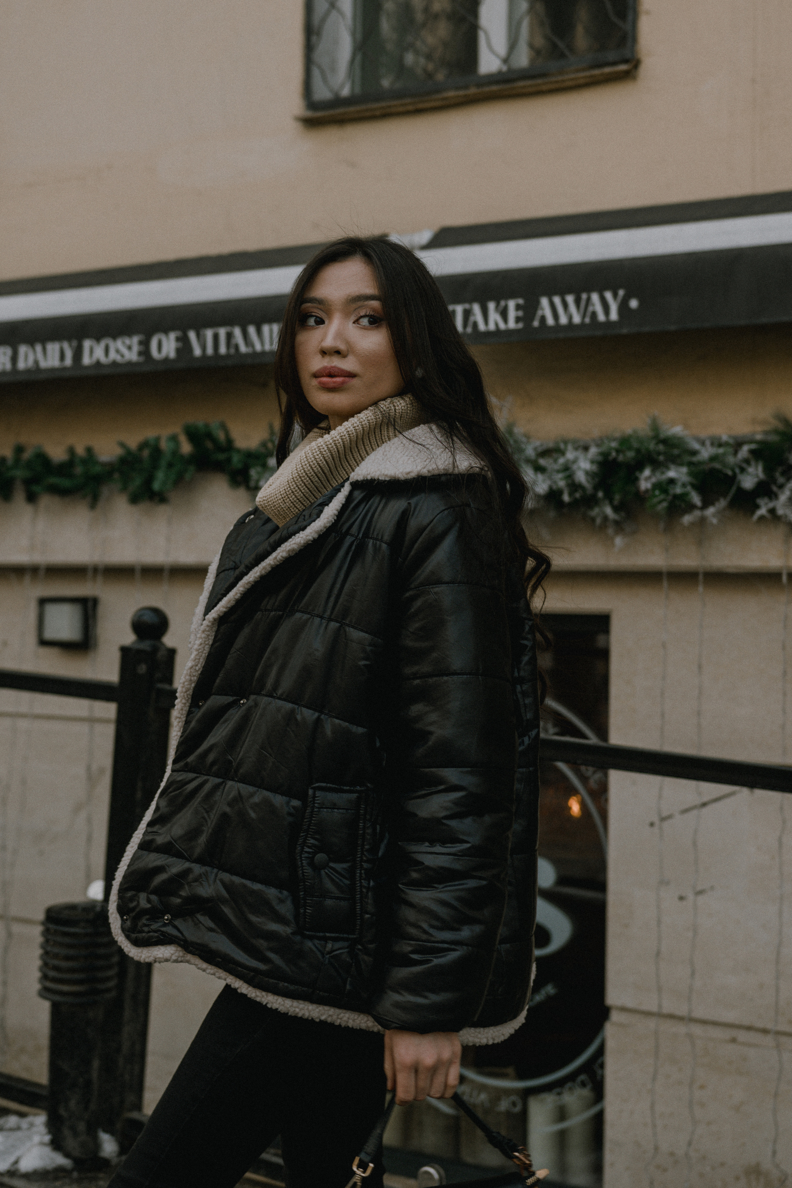 Аяжан фотосессия в кафе и парке. Фотографирую пары и индивидуальные съемки в Алматы Шунько Ирина