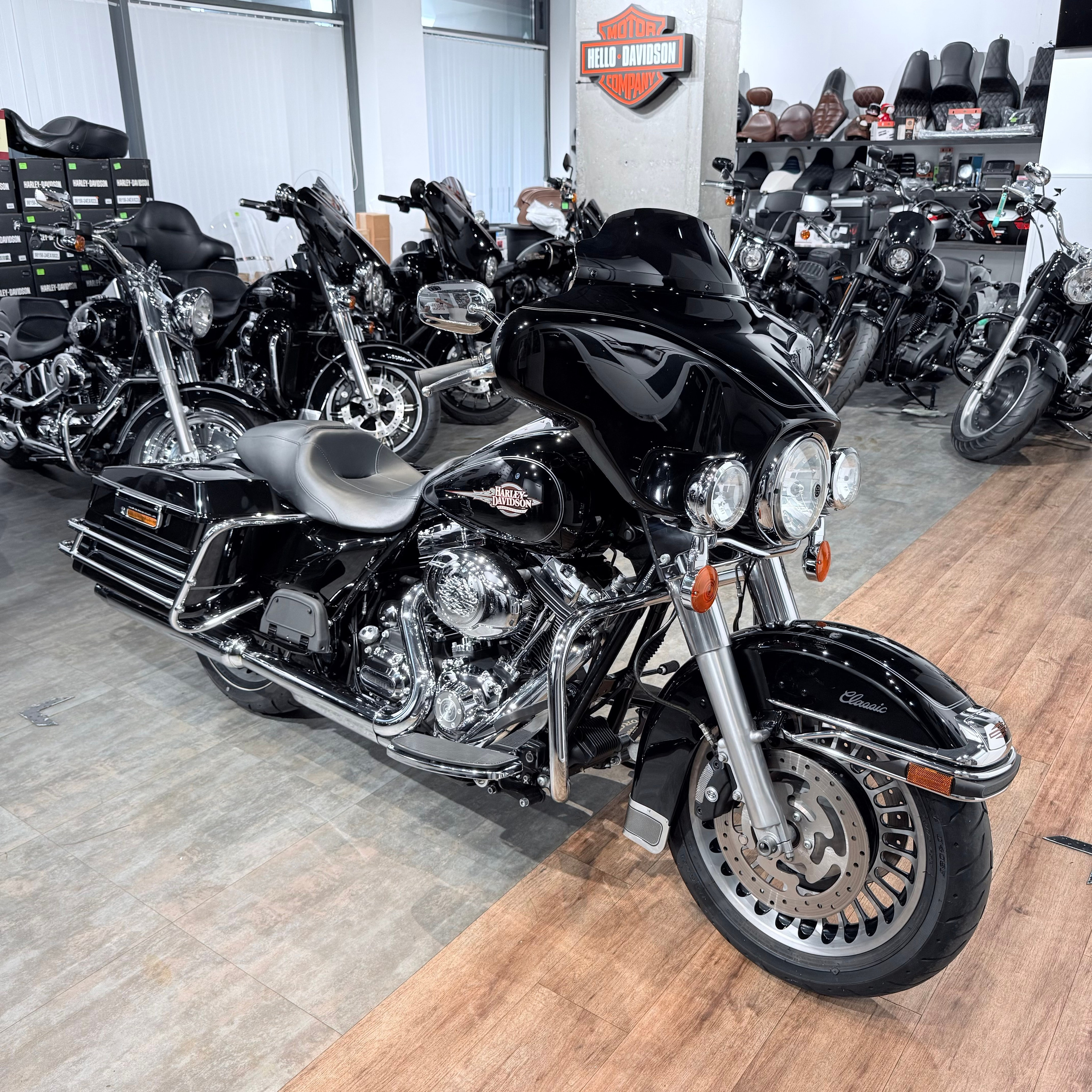 2010 Street Glide АВS Vivid Вlаck. Hello Davidson, Москва. Только хорошие мотоциклы…