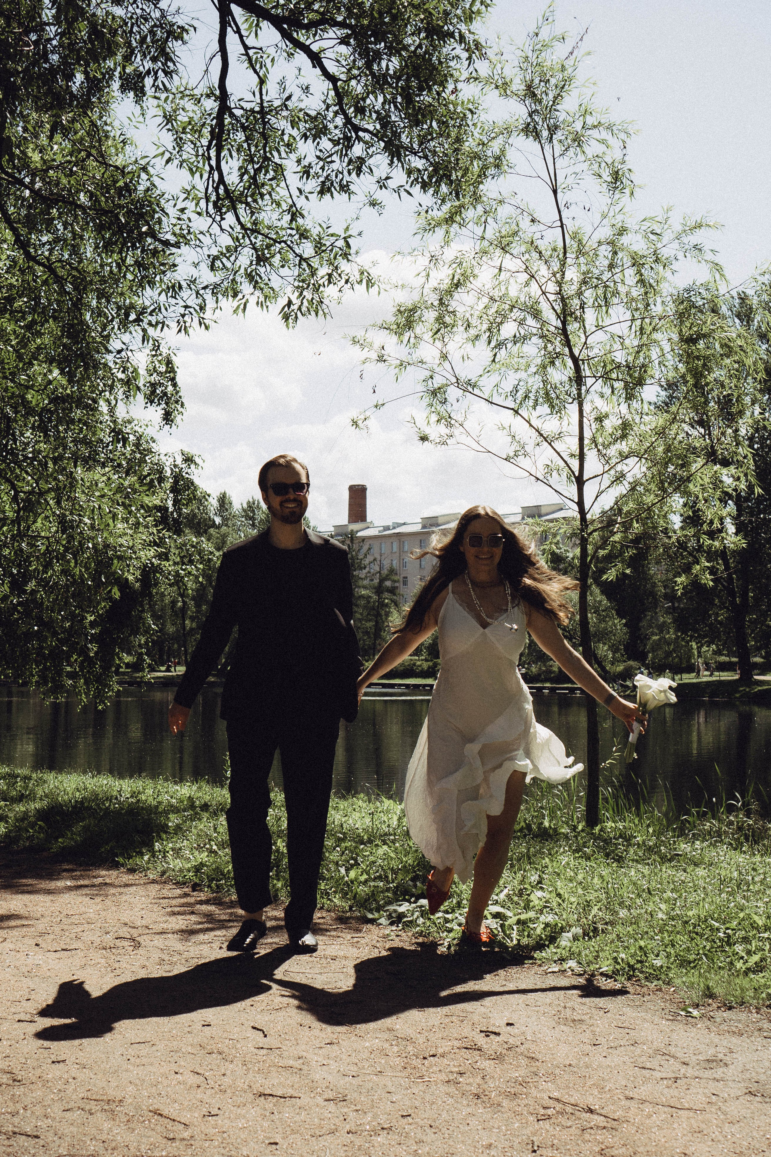 СВАДЕБНАЯ СЬЕМКА В ПАРКЕ ПОБЕДЫ И ПРОГУЛКА ПО МОСКОВСКОМУ ПРОСПЕКТУ. Профессиональный фотограф, Санкт-Петербург — Виктория Богомолова