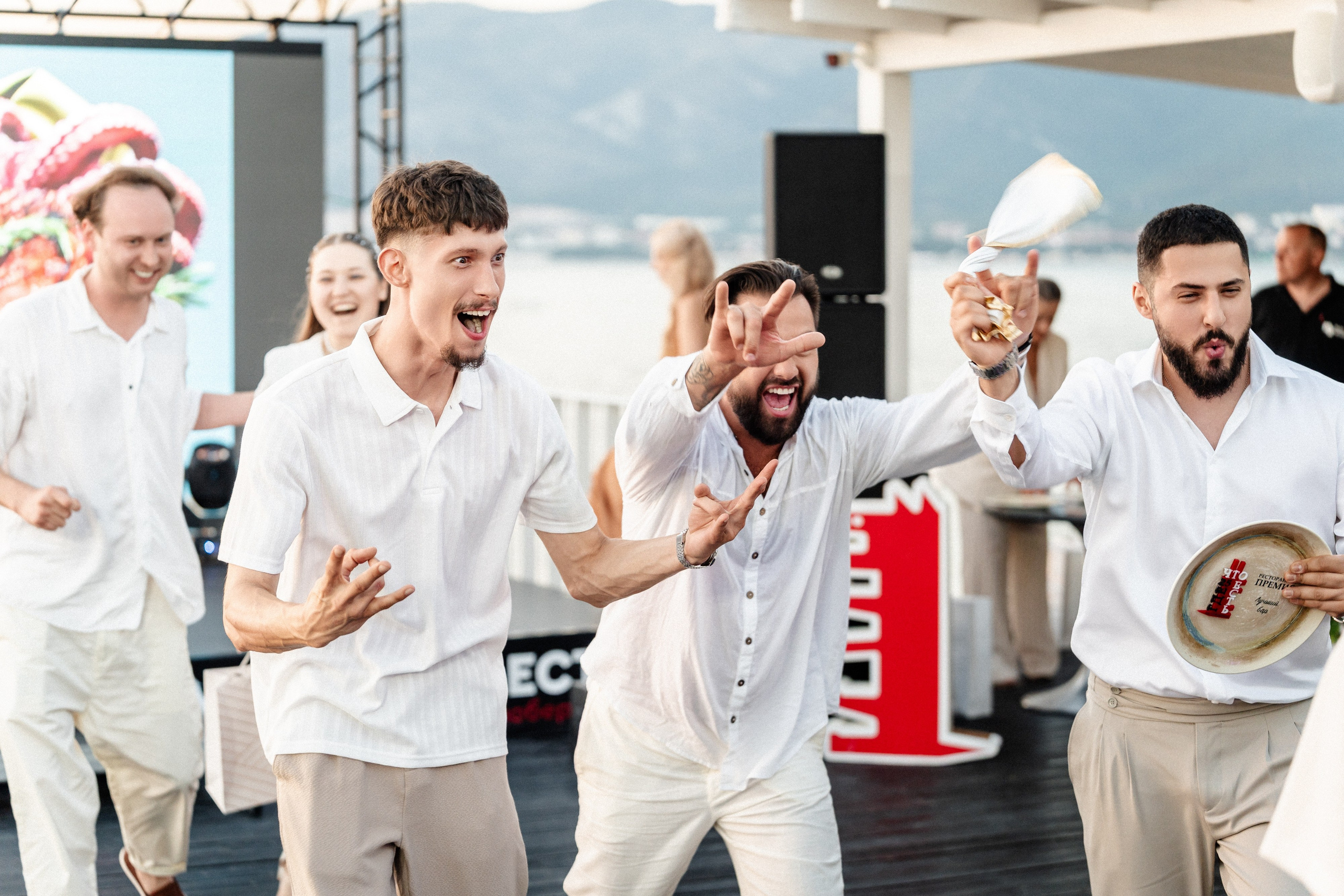 Премия «Что Где Есть» Маяк. Свадебный и репортажный, фуд фотограф в Новороссийске Евгений Александриди