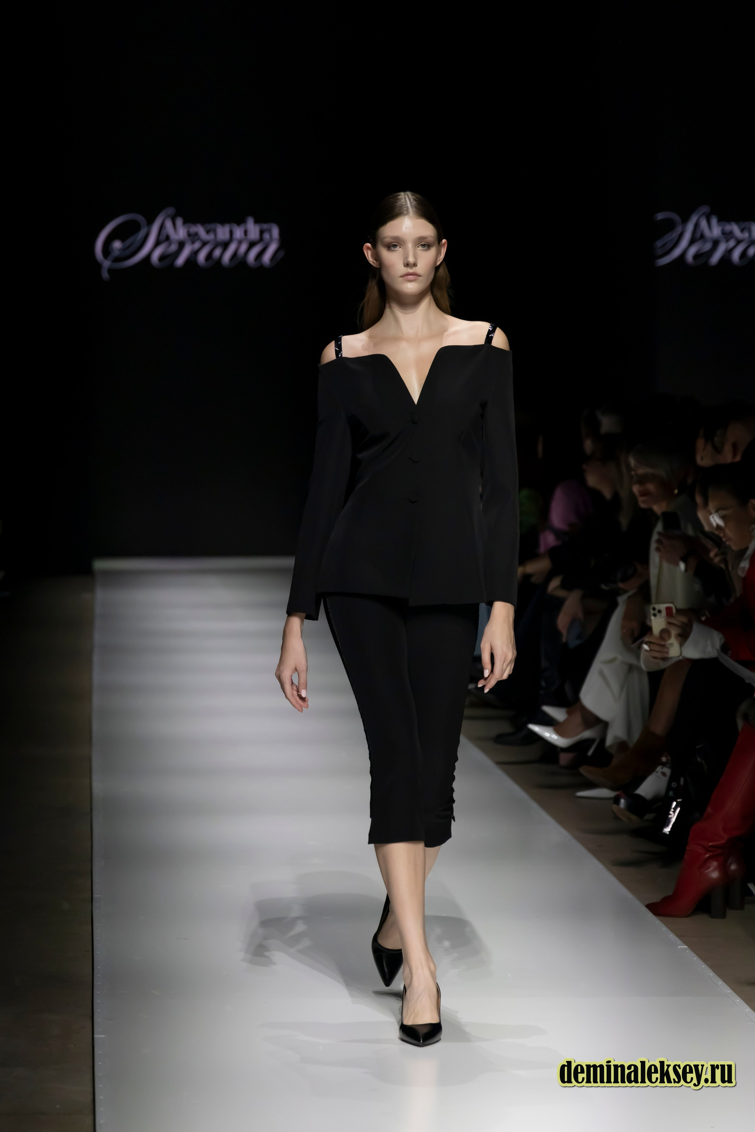 Московская неделя моды 2024 9 октября дизайнер Alexandra Serova. Репортажный, семейный и студийный фотограф в Москве Демин Алексей