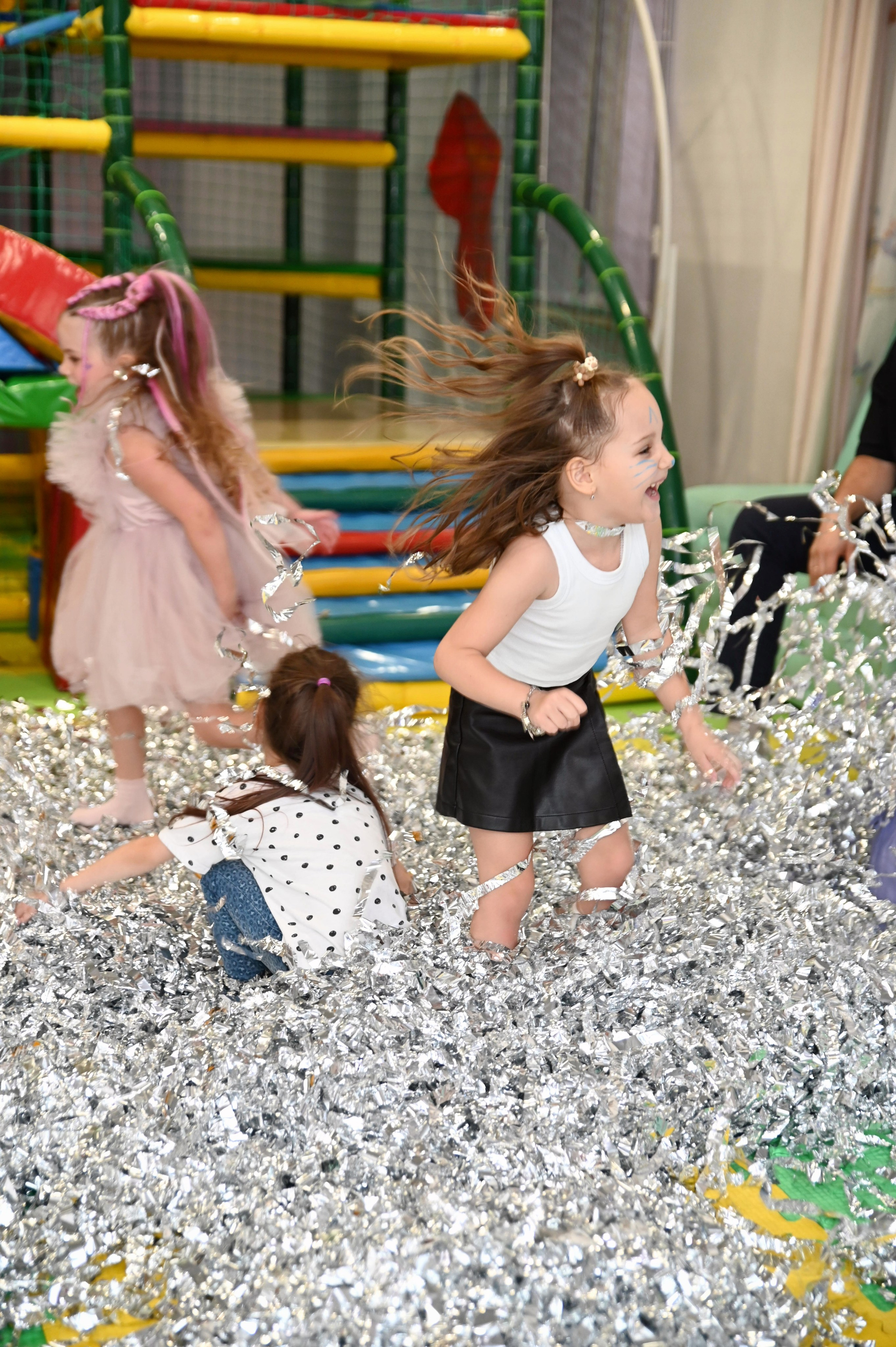 Игротека «Море Позитива». Я Ольга Казанцева, фотографирую снимаю ваши киноистории и печатаю фото и цифровые портреты на холсте