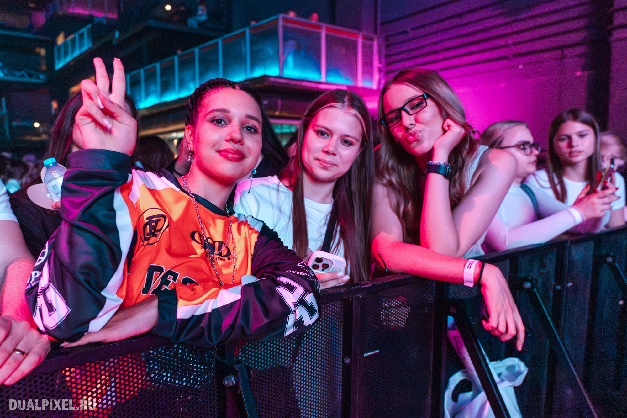 Mona. Магия музыки в кадре: Концертная Фотография