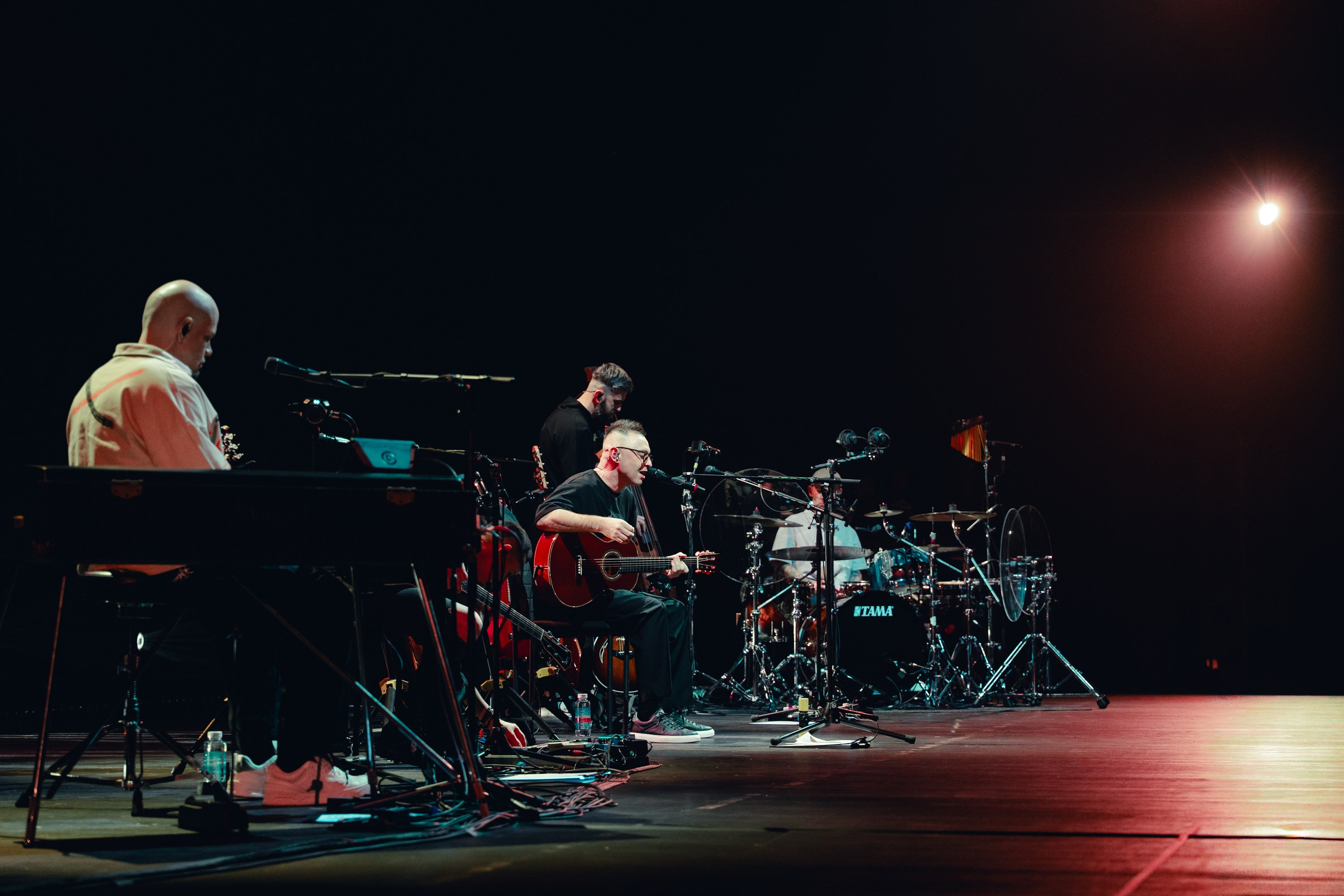 Звери. Магия музыки в кадре: Концертная Фотография