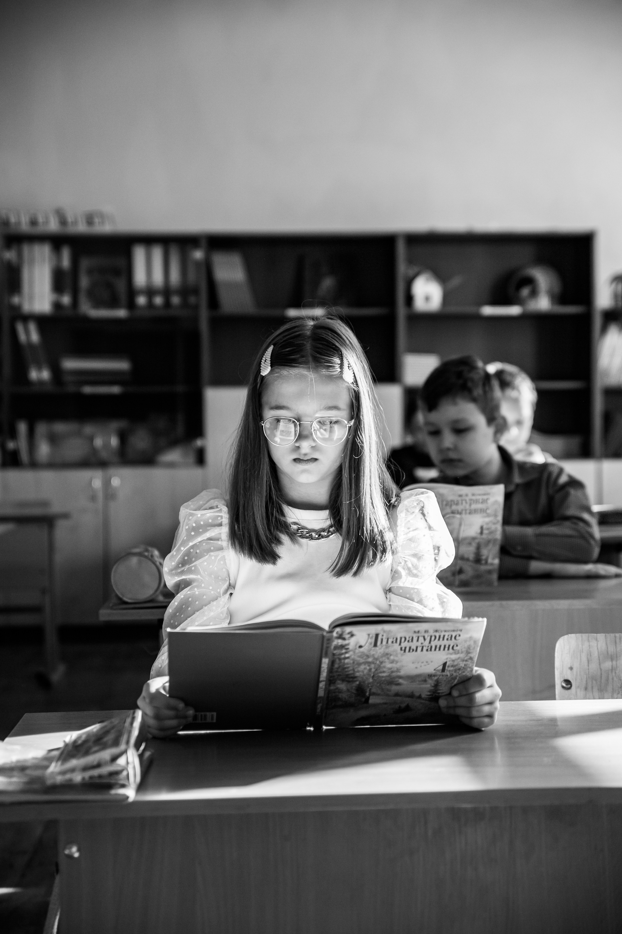 Школьные фотографии могут быть такими. Репортажный и детский фотограф в Минске