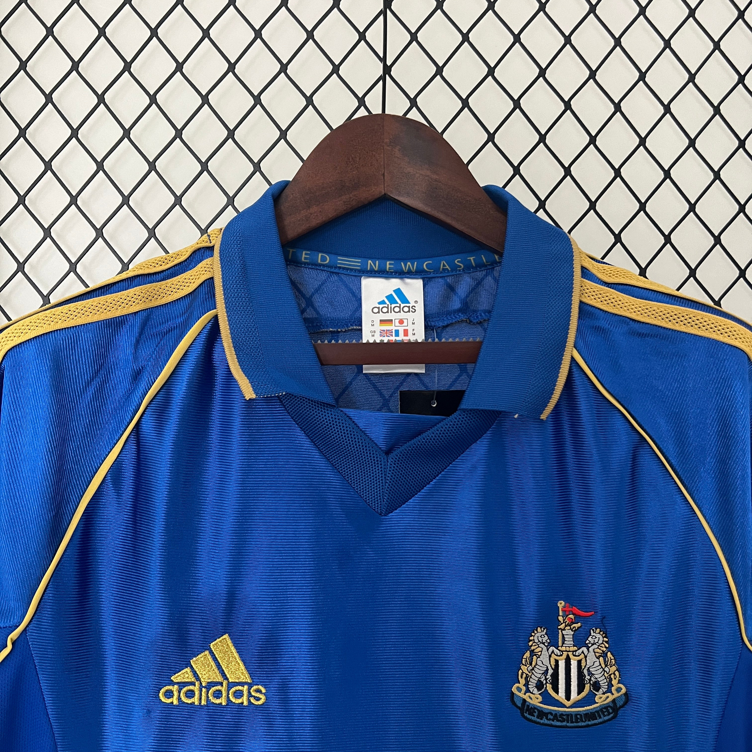Купить ретро футболку Newcastle United 1998-1999. Футбольный магазин — ssw_magazin