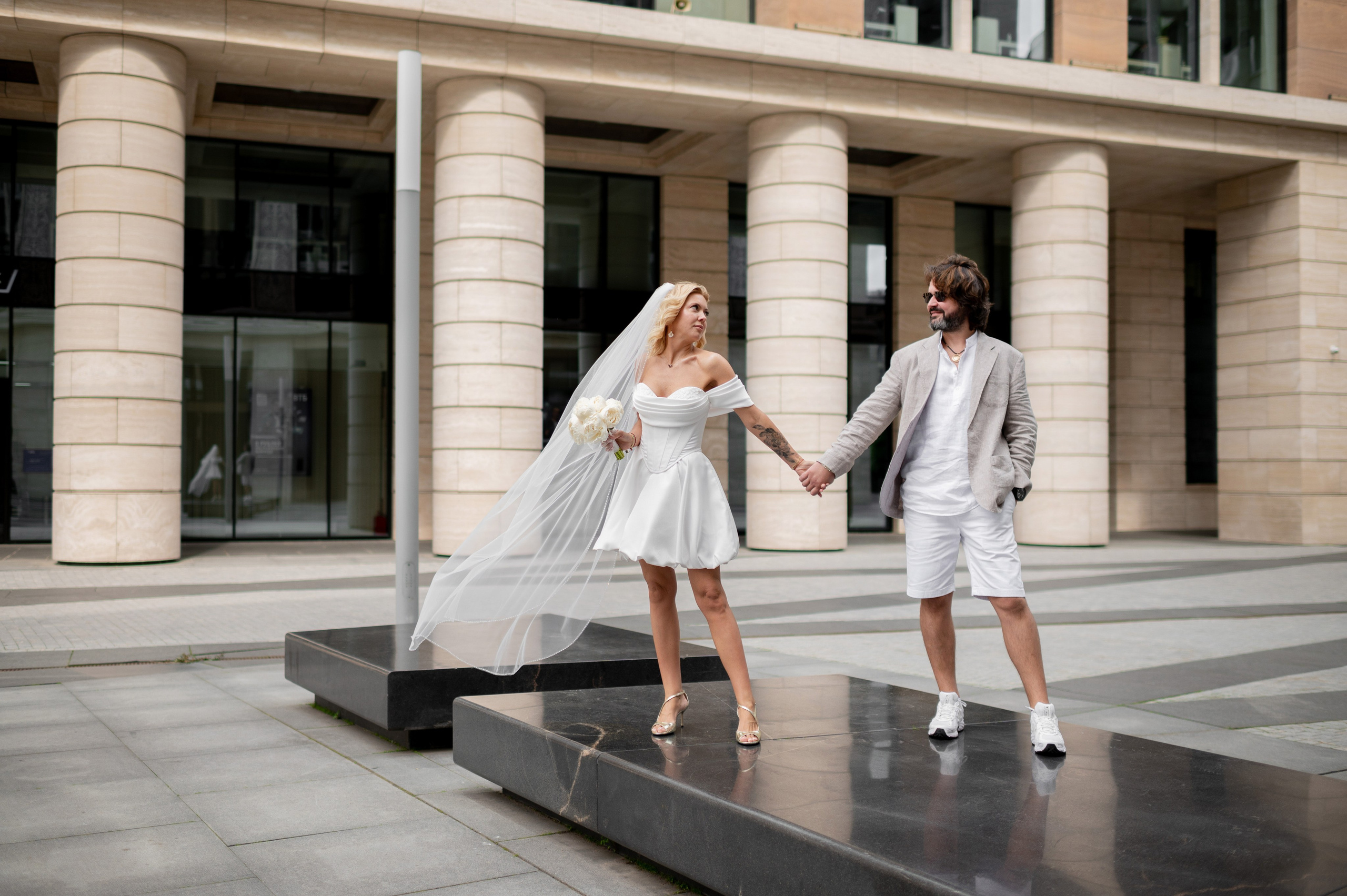 Юлия и Павел (сборы невесты, Невская ратуша, красный Buick, прогулка по рекам на катере). Портретный, семейный и свадебный фотограф в Санкт-Петербурге и в Пушкине Ширяев Денис