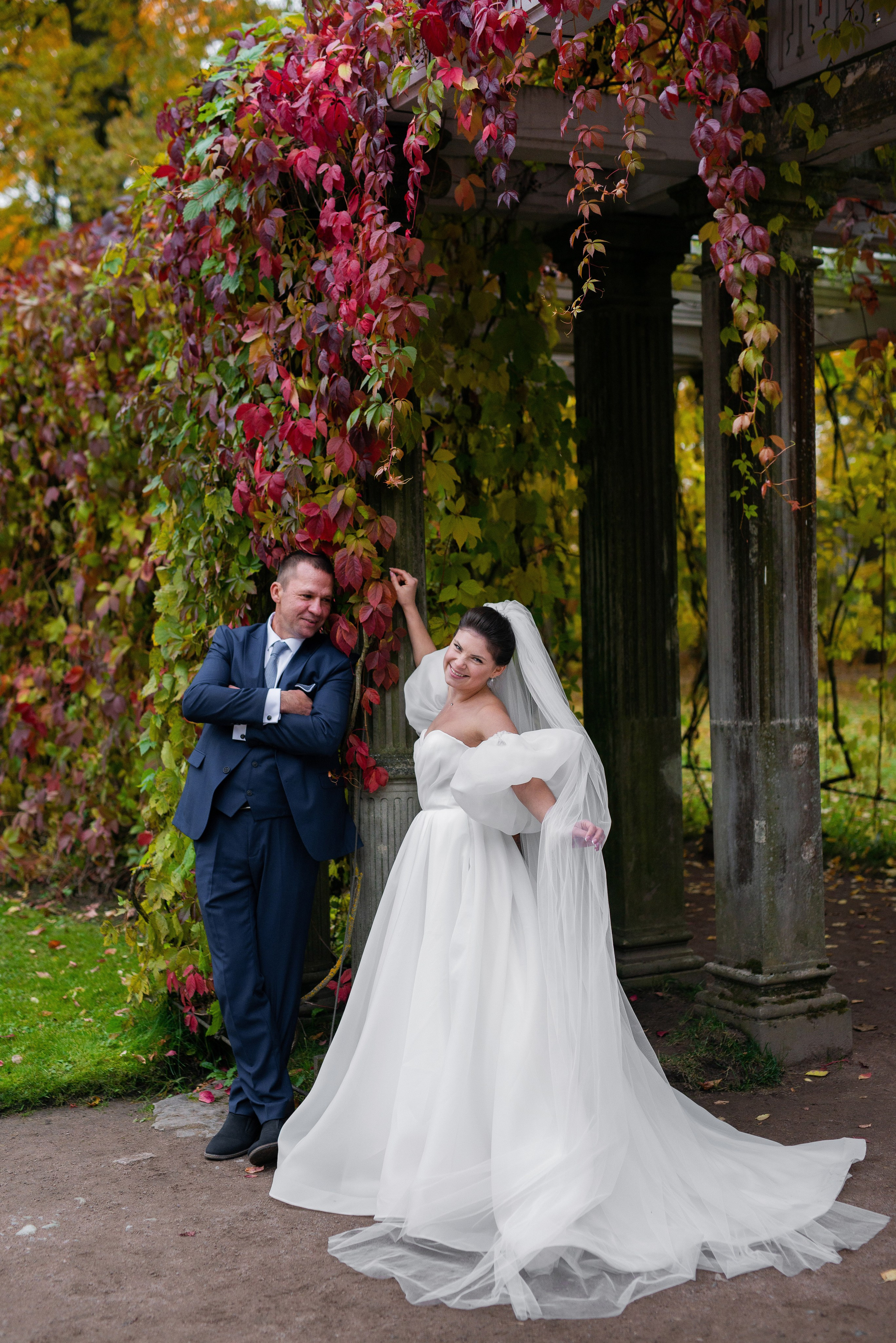 Осенняя свадебная прогулка в Екатерининском парке в Пушкине. Портретный, семейный и свадебный фотограф в Санкт-Петербурге и в Пушкине Ширяев Денис