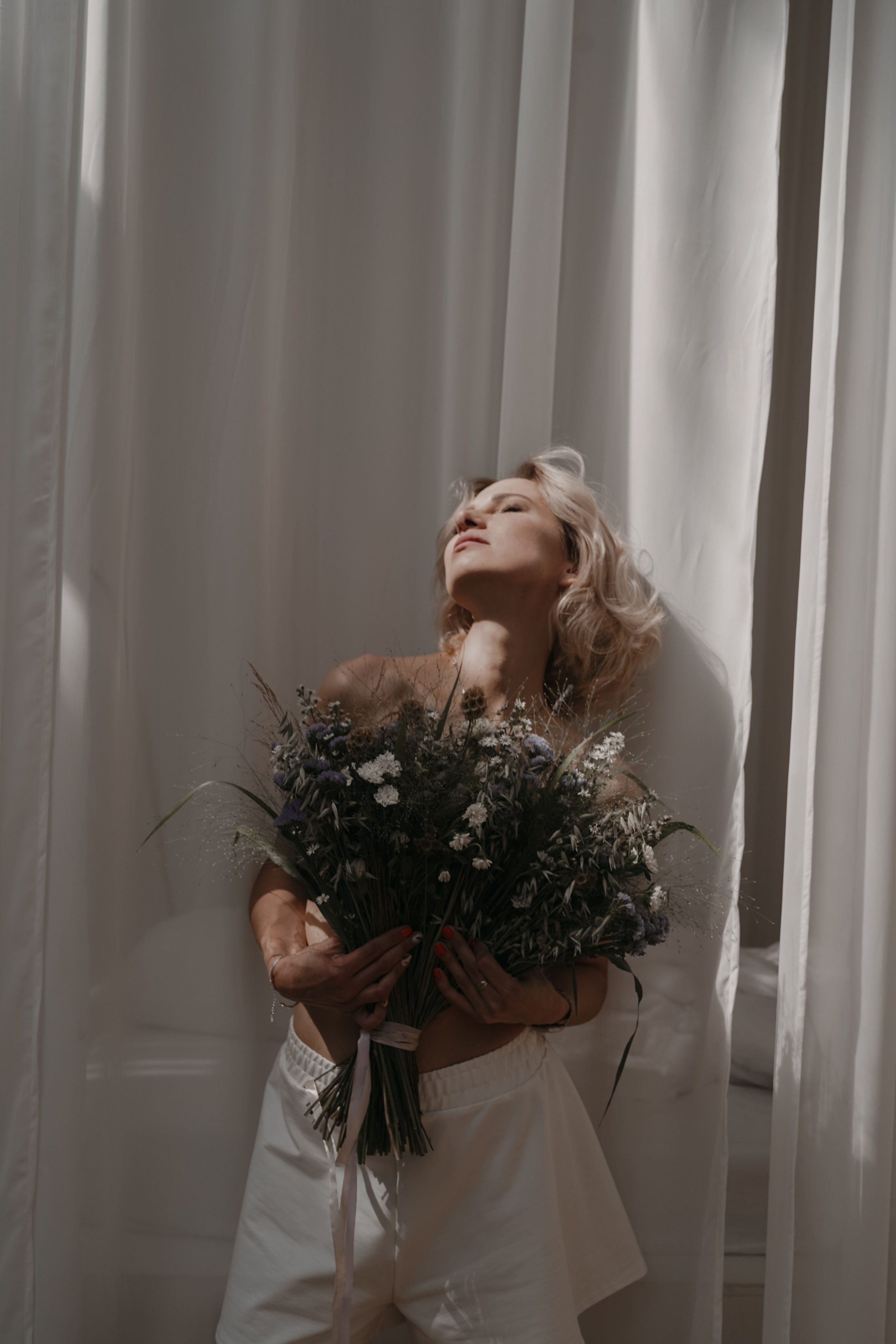 Индивидуальная фотосессия в студии. Фото и видео съемка