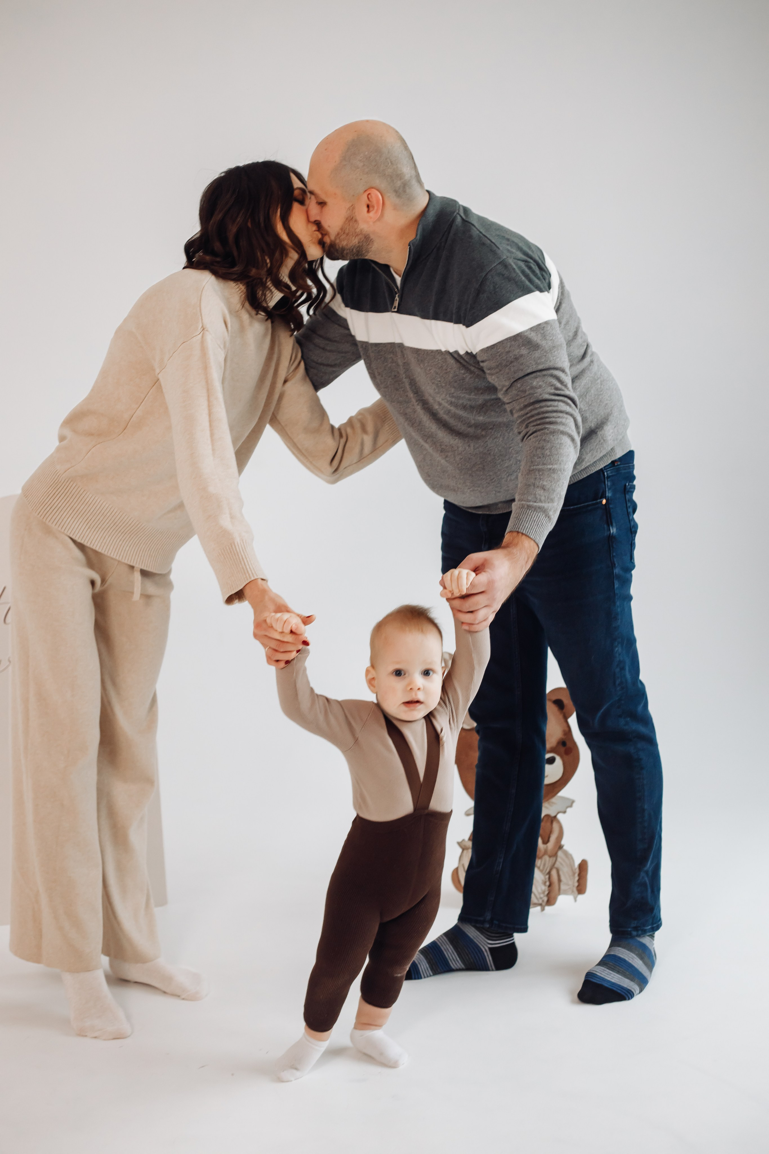 Семейная фотосессия в студии. Свадебный и семейный фотограф в Краснодарском крае Мария Данилкина