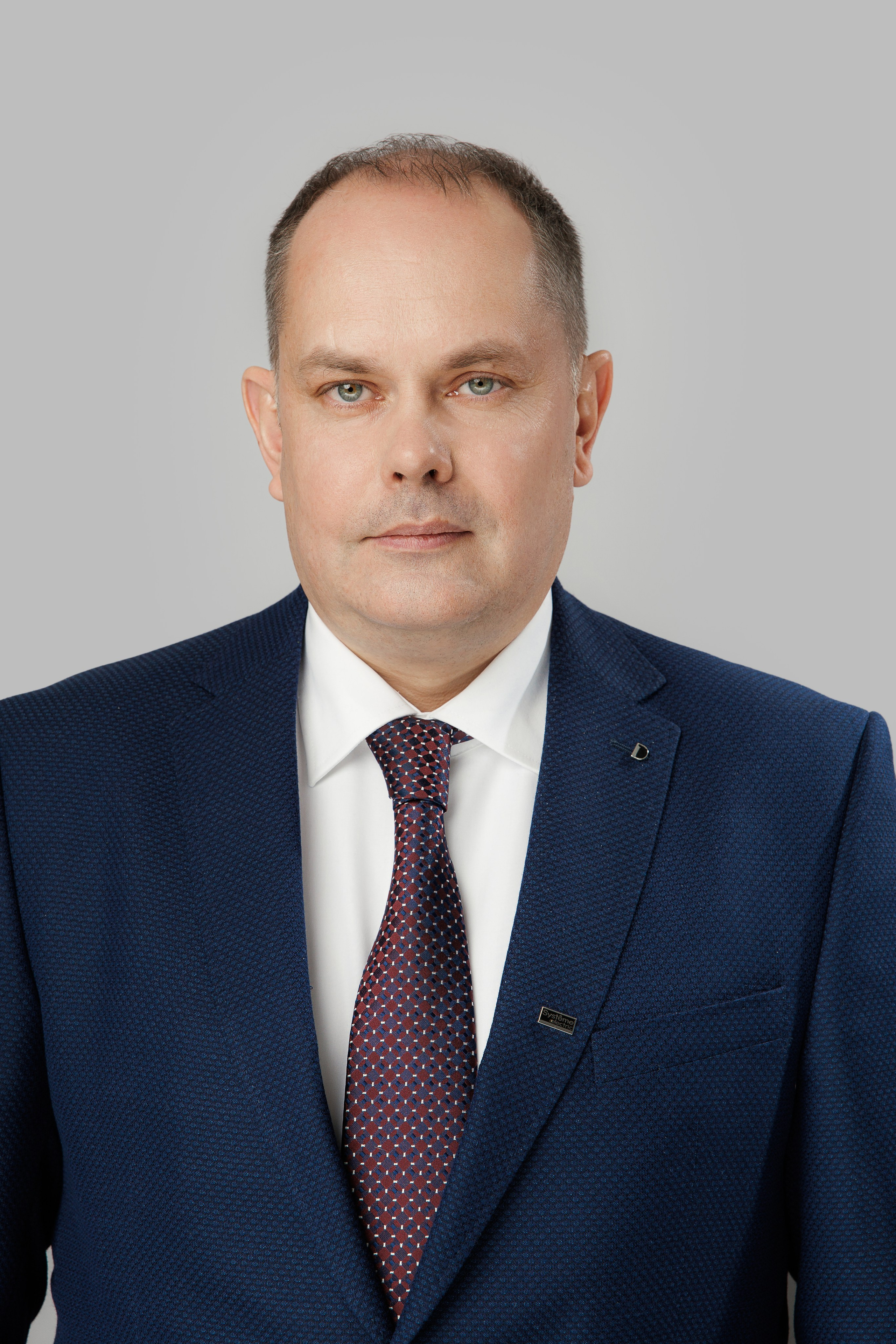 Бизнес-портрет мужчины в пиджаке