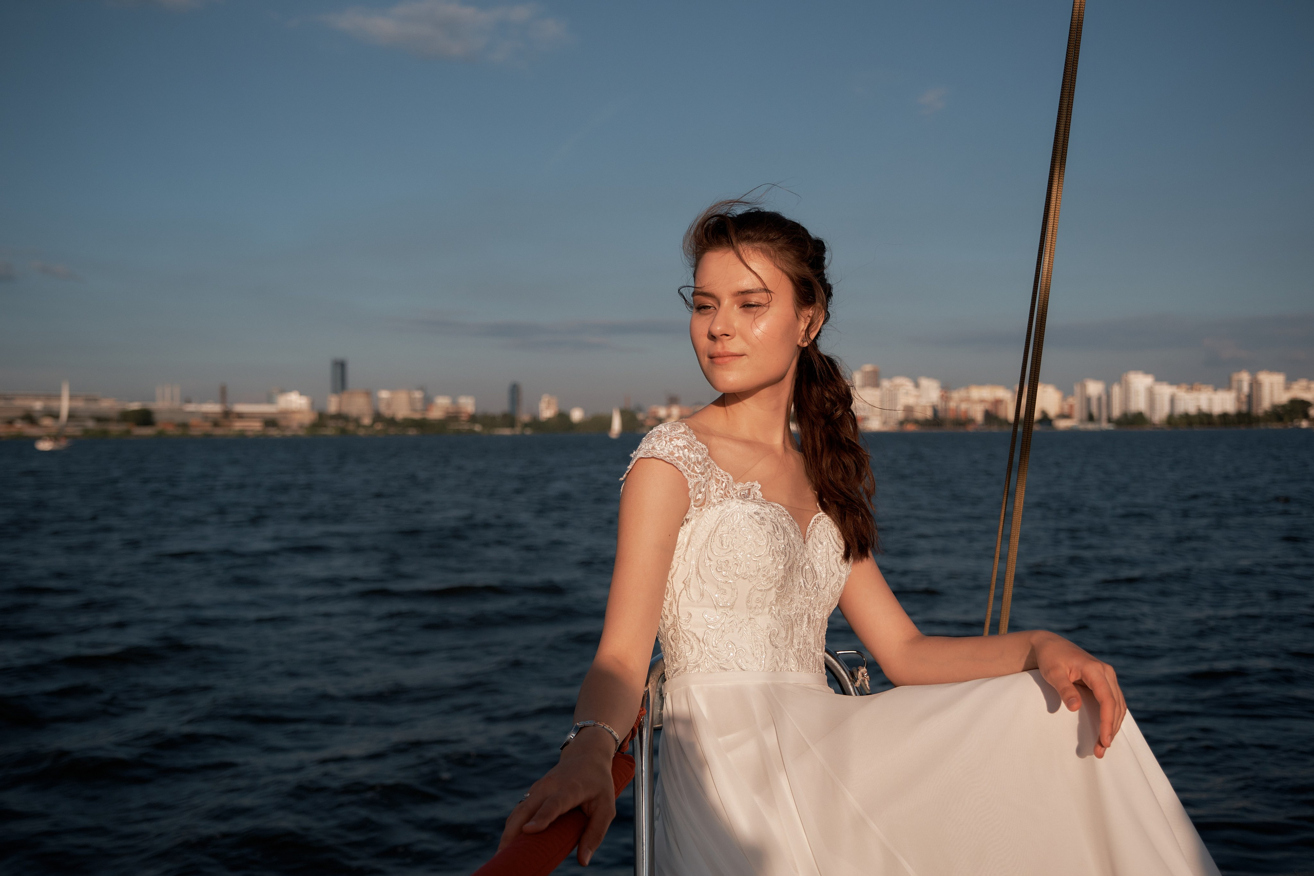 Яхта парус. Свадьба. Свадебный и портретный фотограф в Екатеринбурге Александр Блюденов