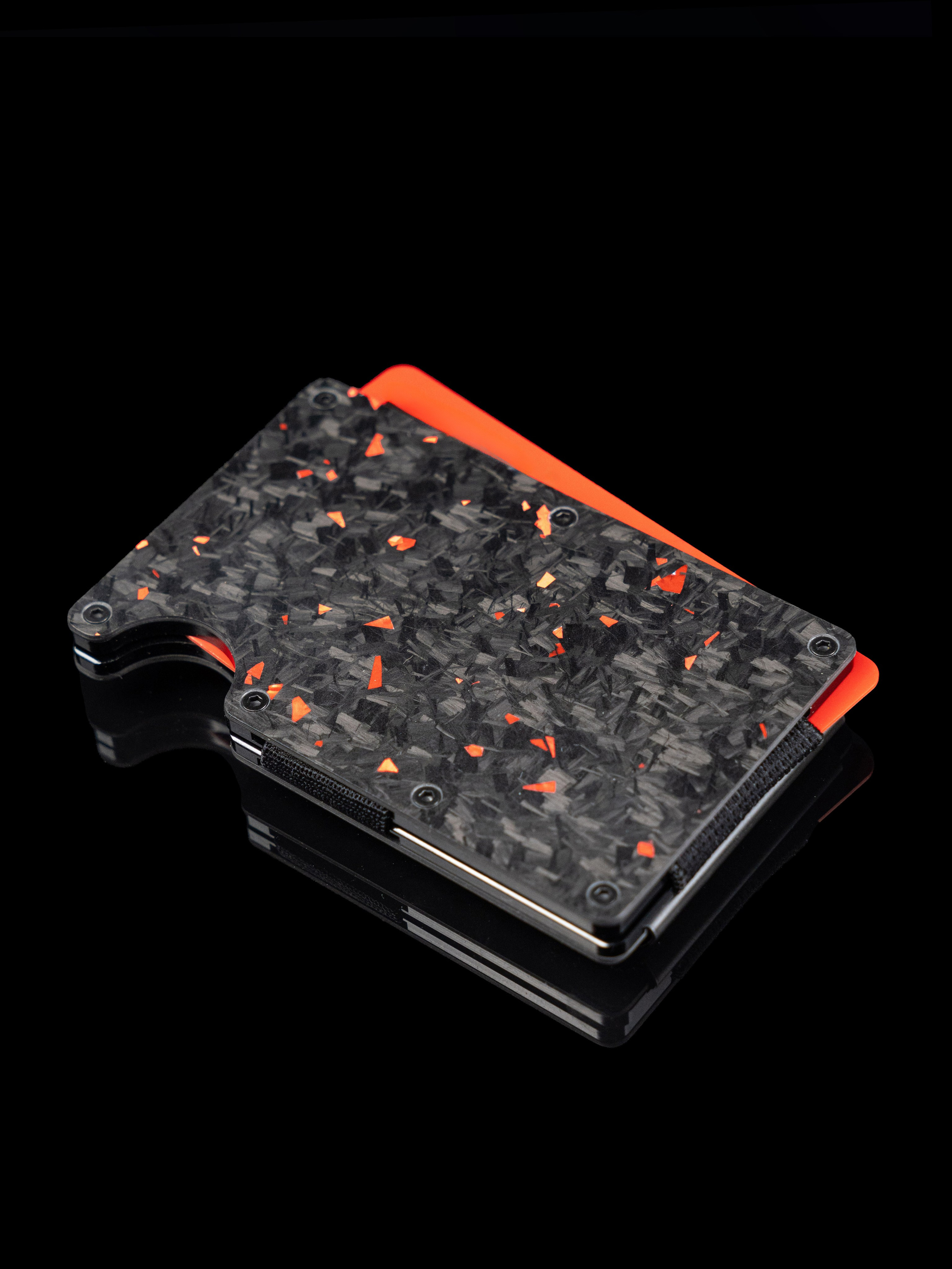 Чехлы и картхолдер из карбона предметная съемка, съемка для маркетплейсов. Олейник Денис — предметный фотограф, фотограф для маркетплейсов в Казани