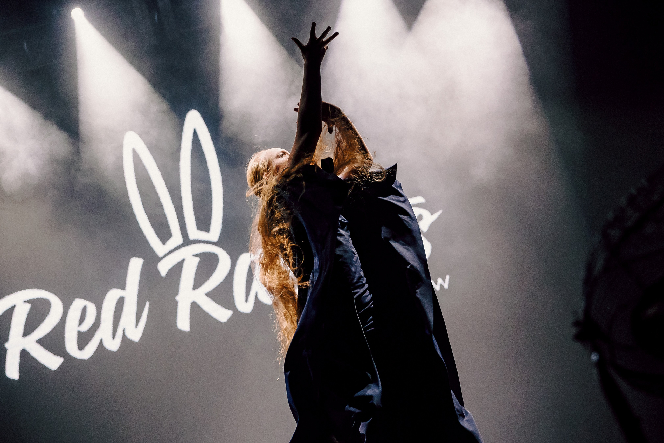 Отчётный концерт танцевальной школы «Red Rabbits» 2025. Лёшка Варзегов — фотограф