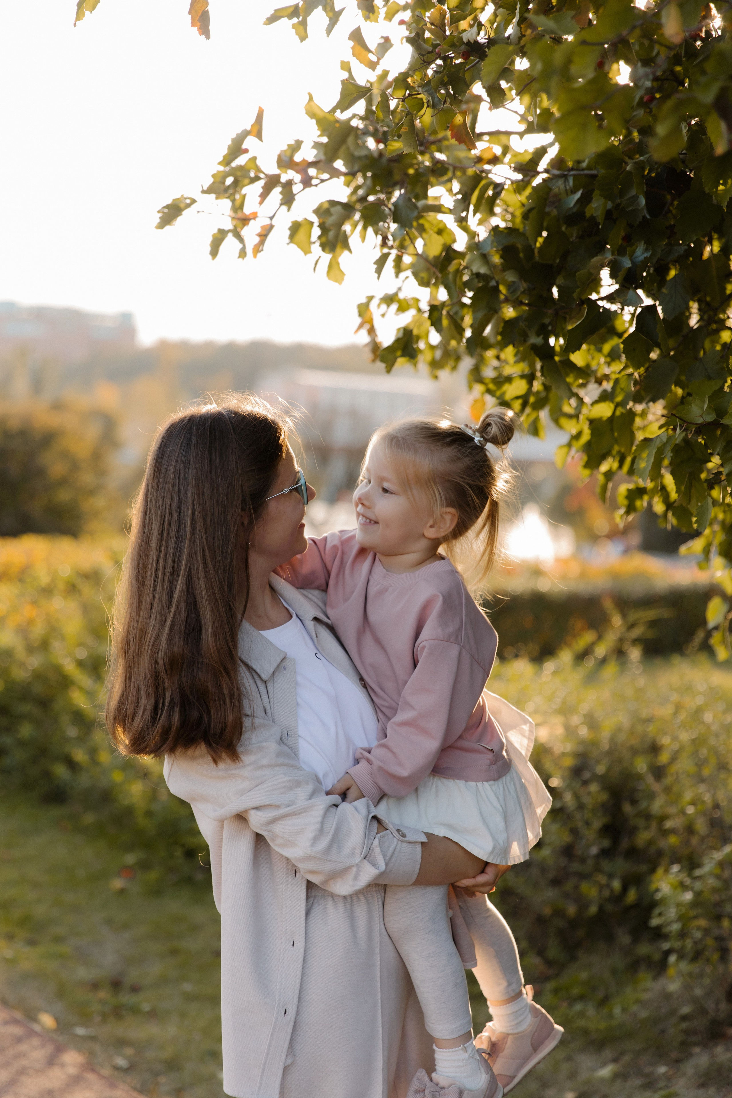 Прогулка Василисы с родителями, дядей и тетей. Семейный и свадебный фотограф в Москве и Зеленограде Пилипенко Юлия