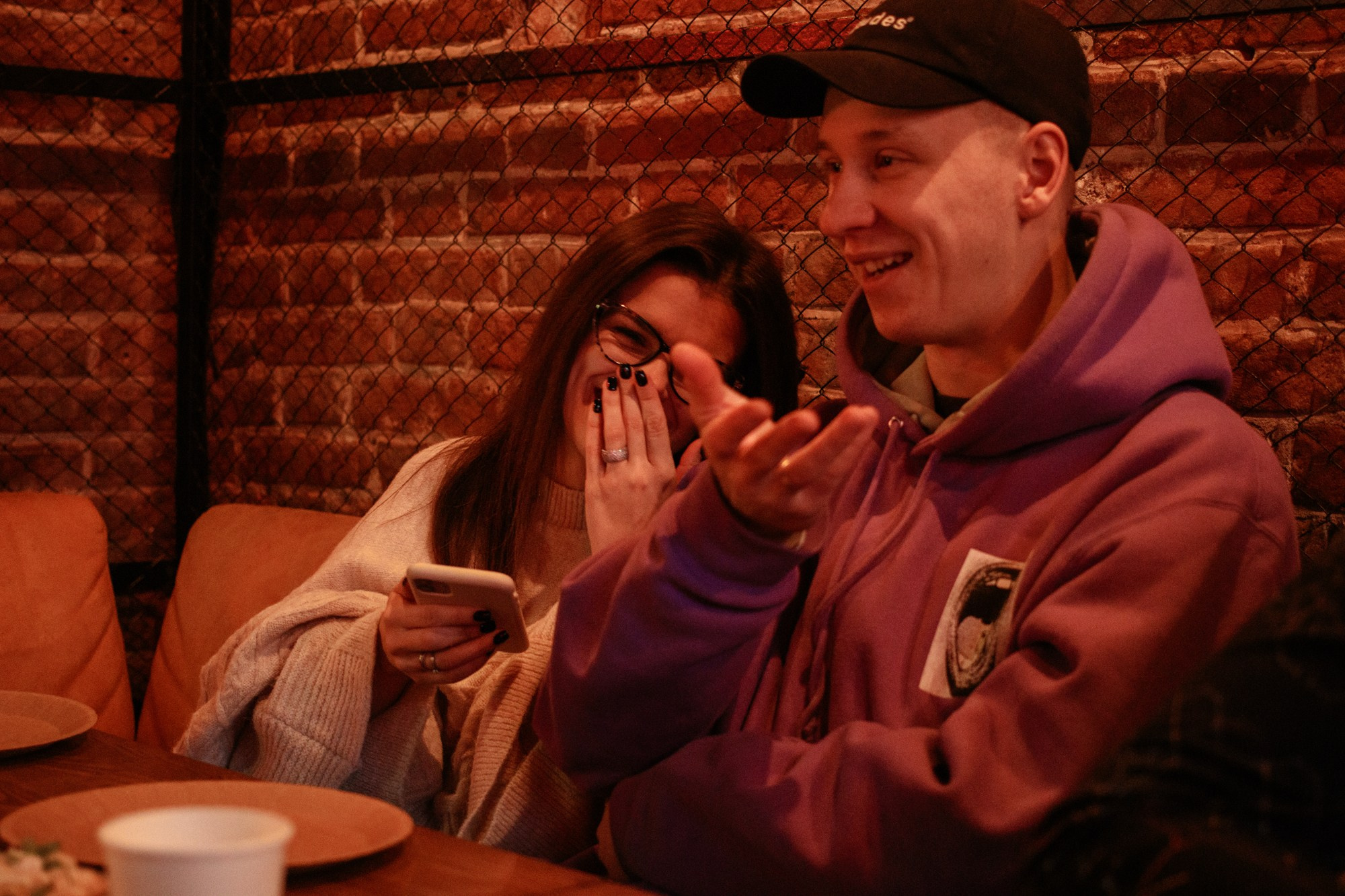 Новогодняя встреча в баре «Шаверма». Репортажный, промышленный и маркетплейс-фотограф Дмитрий Чернат