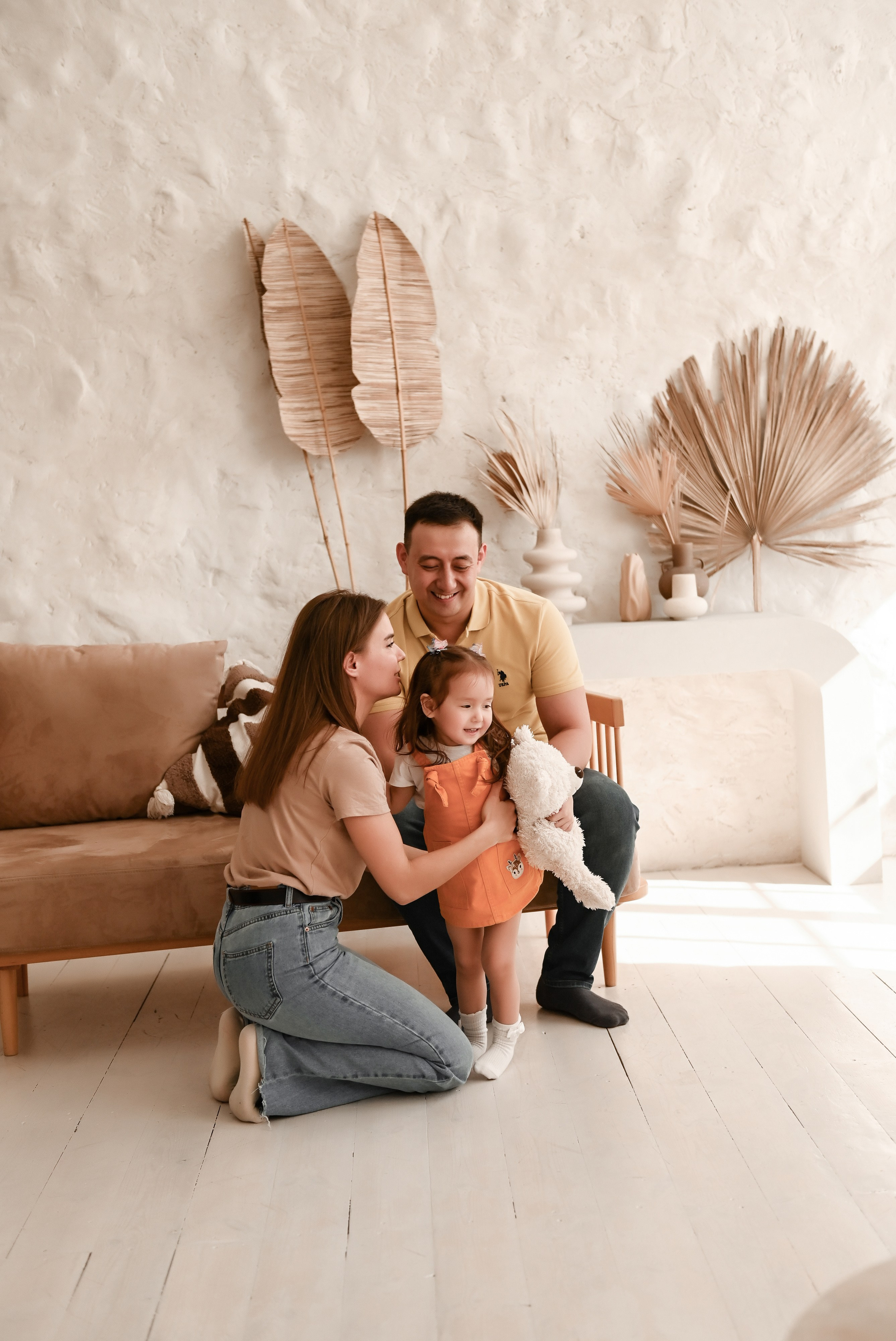 Семейная студийная  фотосессия 2. Свадебный, семейный, детский, контент фотограф в Омске Максим Ильин