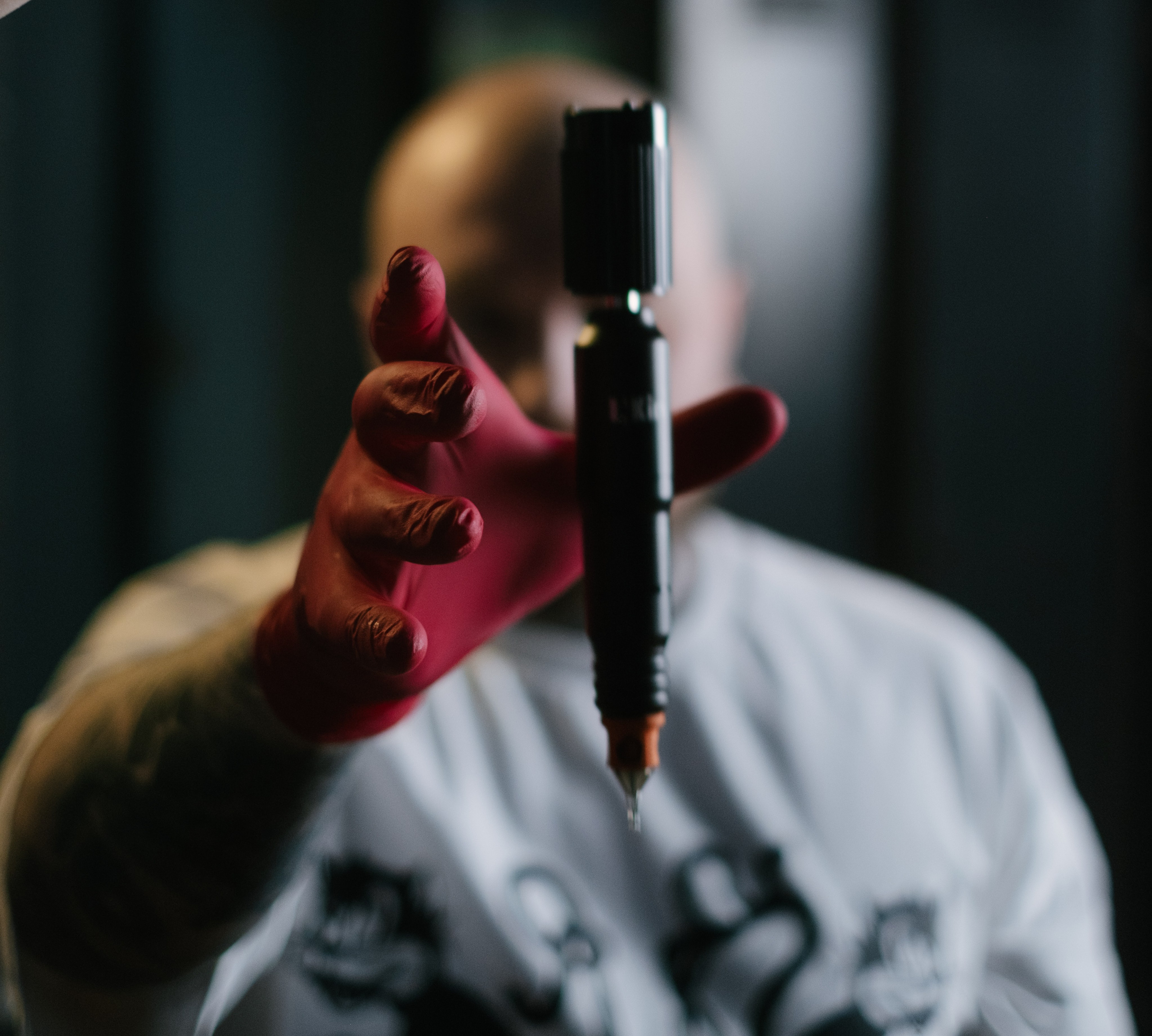 Рекламная съемка: тату-мастер | Заказать рекламную съемку Новосибирск. Ксения Ильиных — Фотограф в Новосибирске