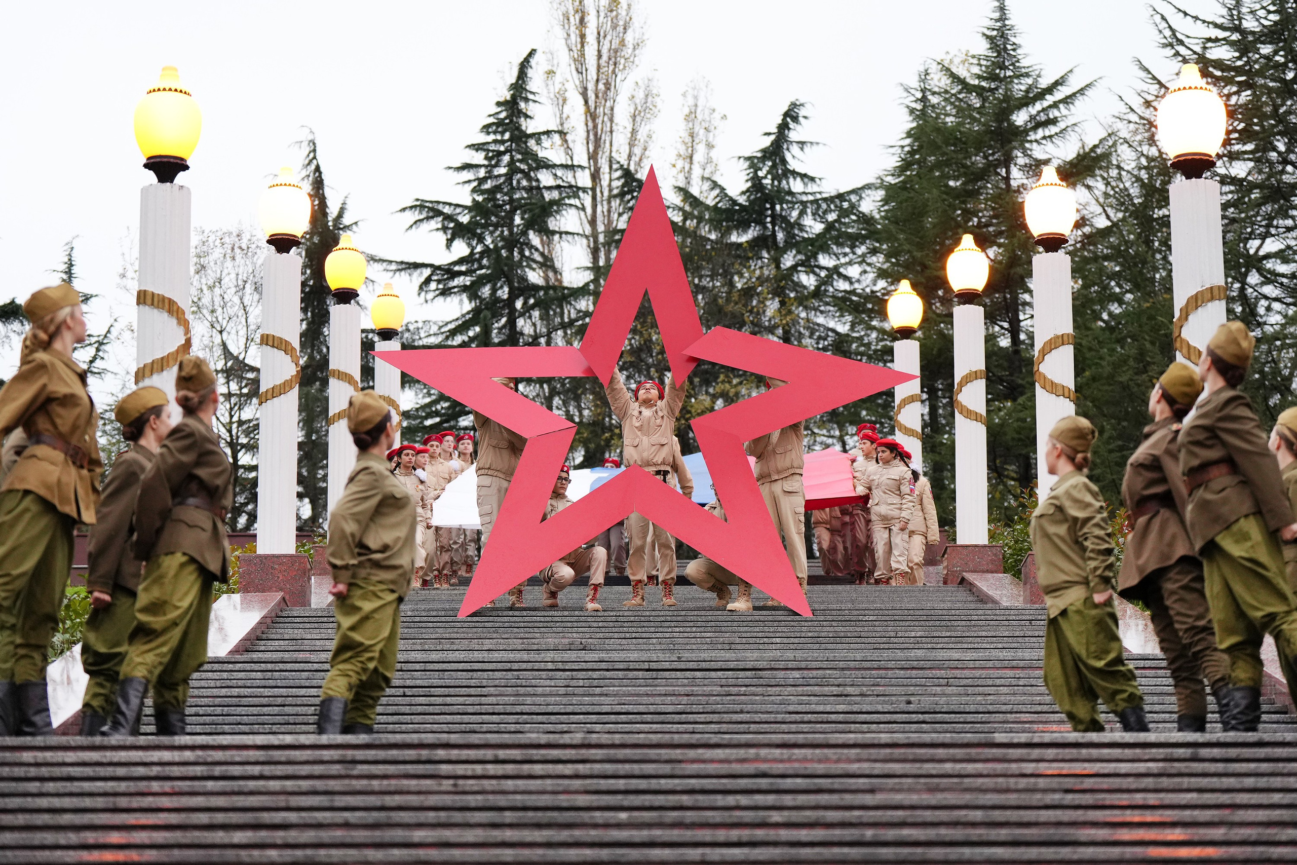 Репортажный фотограф в Сочи — профессиональная съёмка событий и мероприятий. Профессиональная фотосъемка в Сочи: репортаж, предметная, ювелирная фотосъемка, недвижимость, фуд-фотография. Фотограф Александр Афанасьев