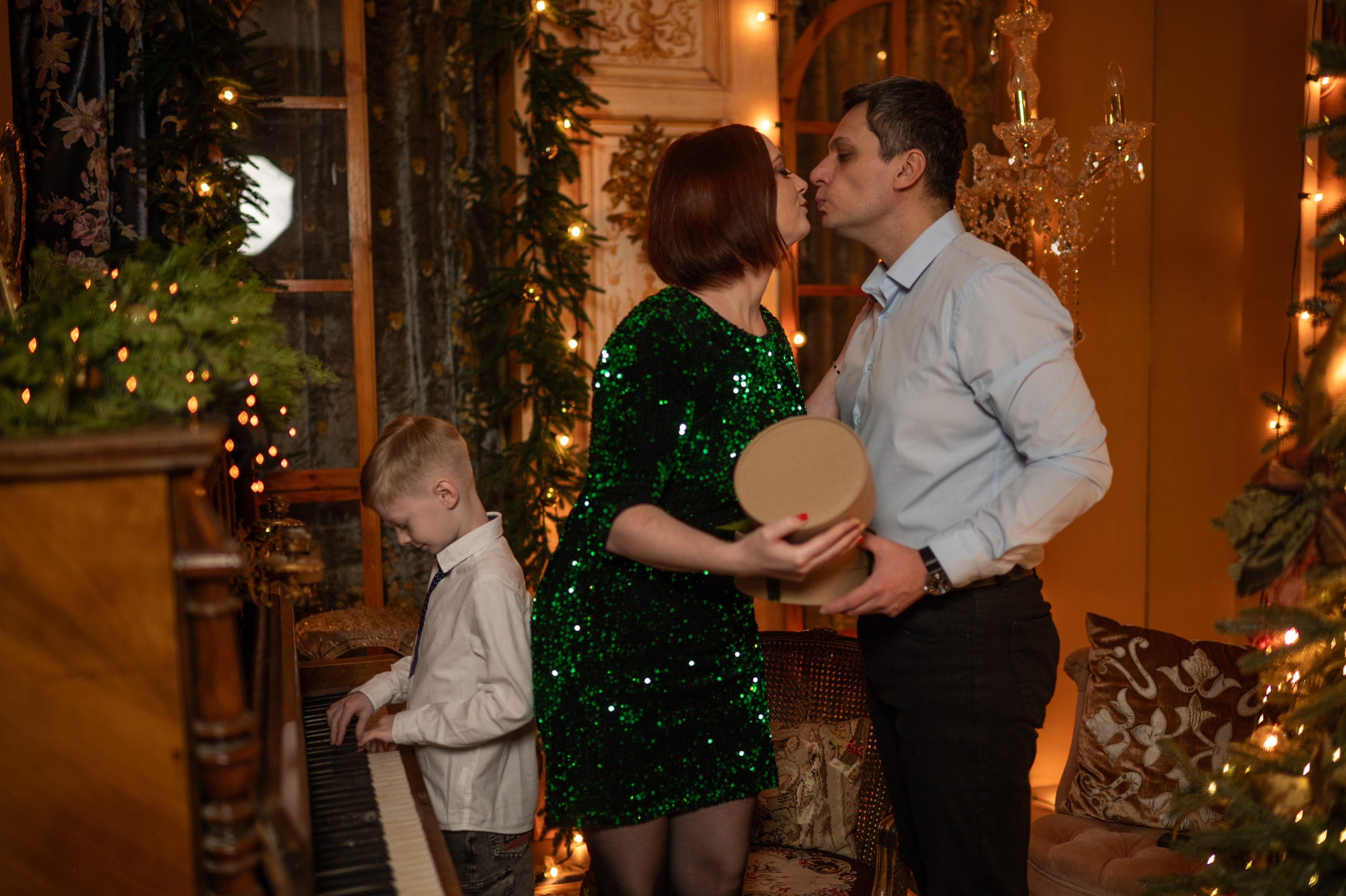 СТУДИЯ АДМИРАЛТЕЙШЕН. Семейный фотограф Екатеринбург Лора Мур