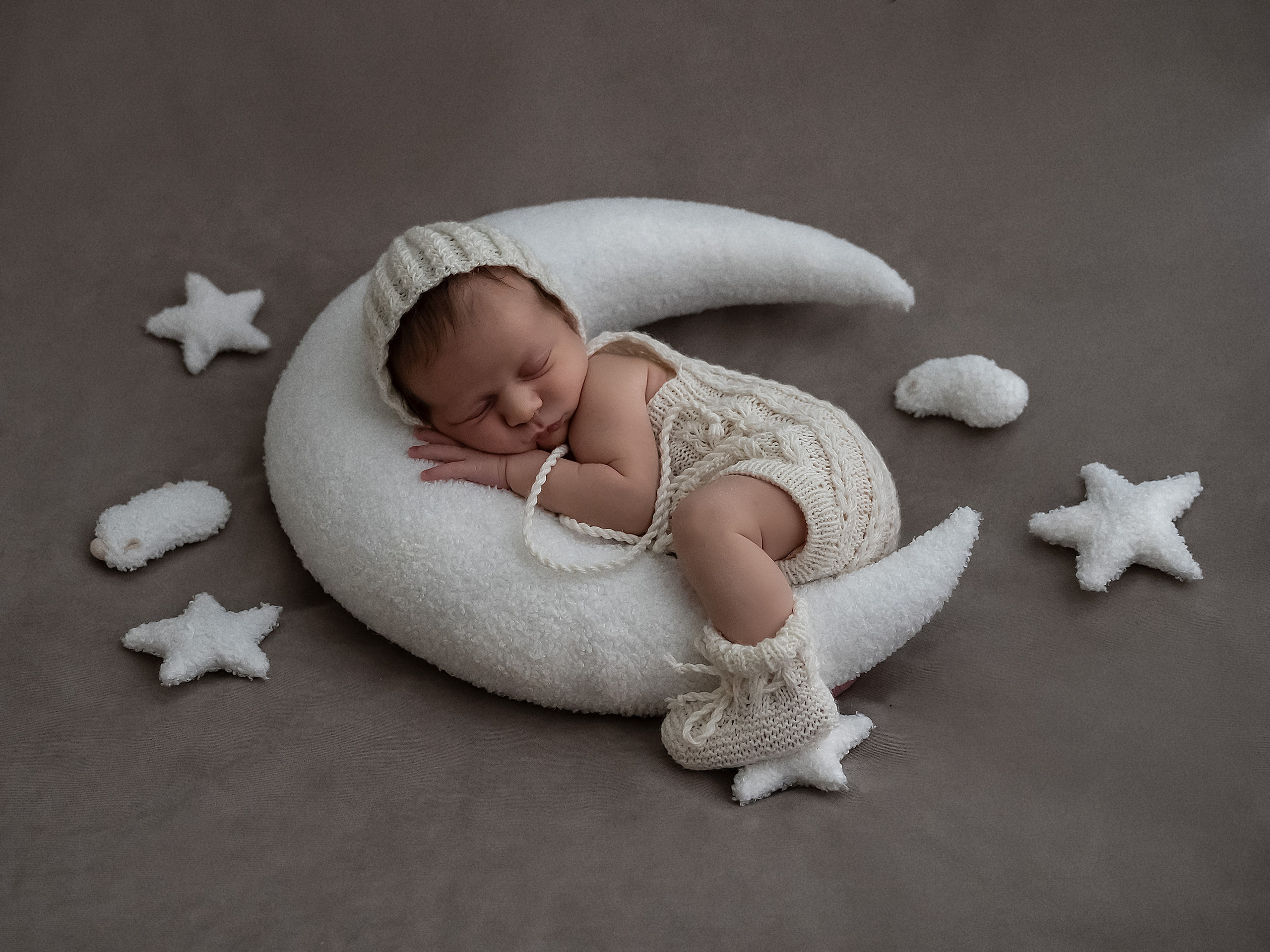 Фотосессия новорожденных — Уссурийск Пакет Базовый. Иван. Фотограф новорожденных (ньюборн) в г. Уссурийске Приморский край Ирина Губанова