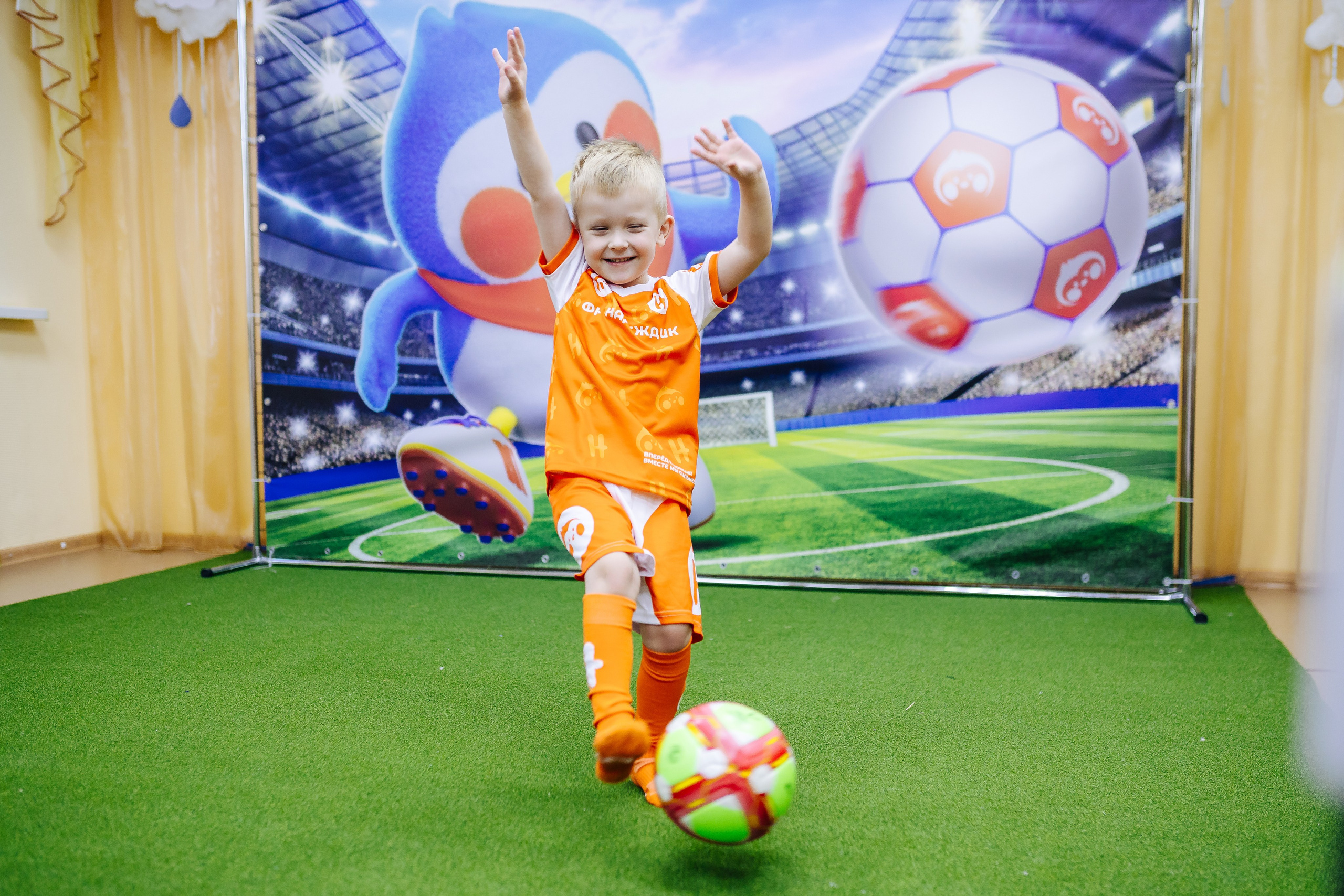 Фотосессия с кубком в детских садах г. Магнитогорска. Денис Прохоров Фотограф в г. Магнитогорск