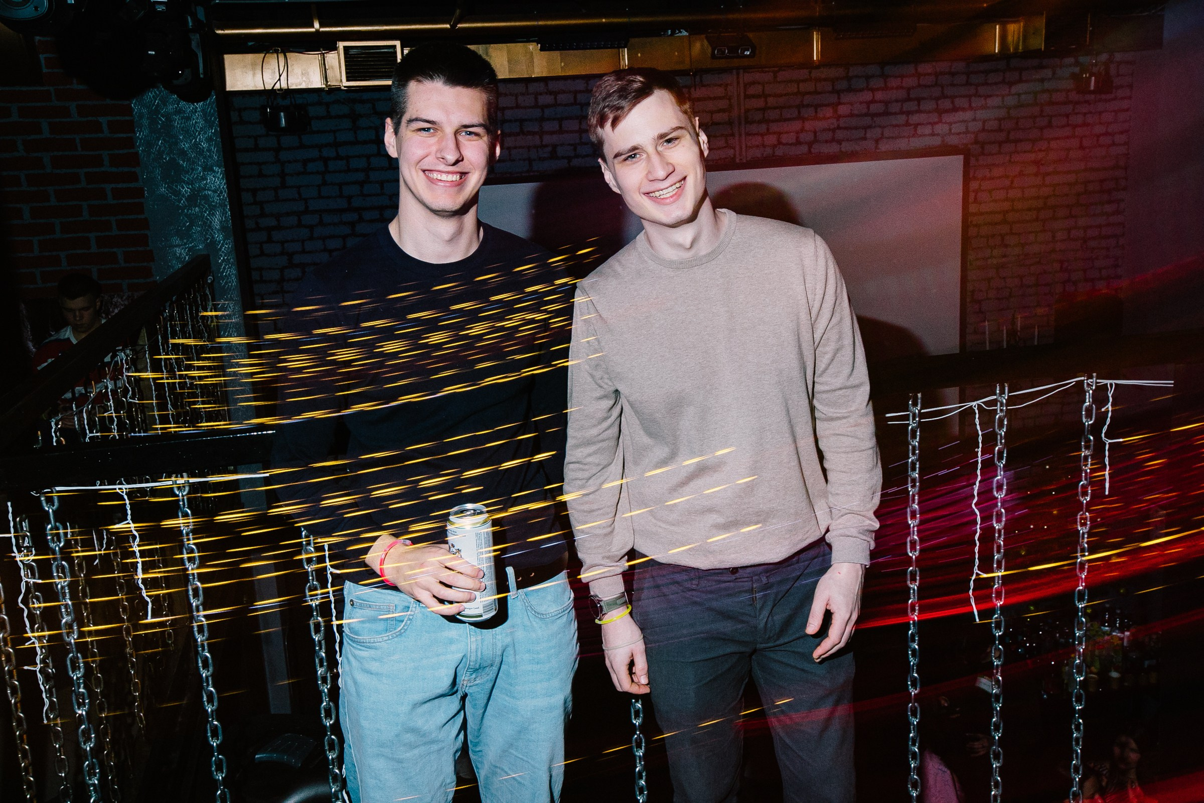 Вечеринка в стиле 00-х. Женский и репортажный фотограф Москва Натали Смирнова