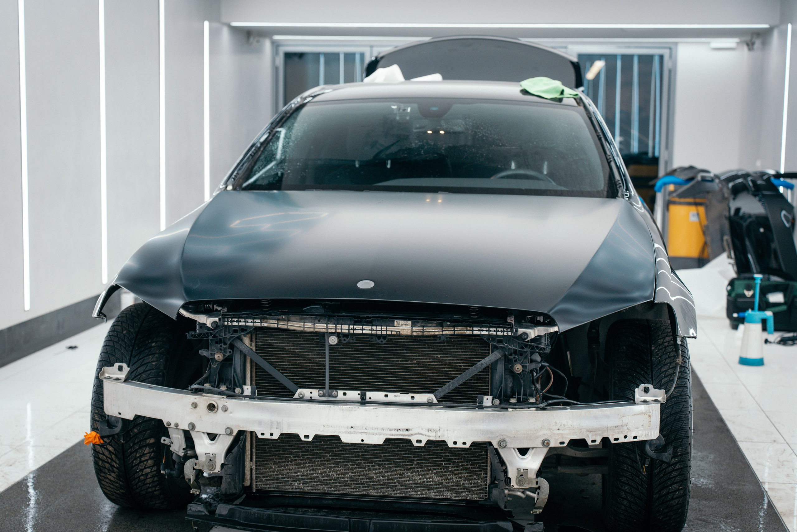 Triumph Car Services. Photographer based in moscow Peter Tchana