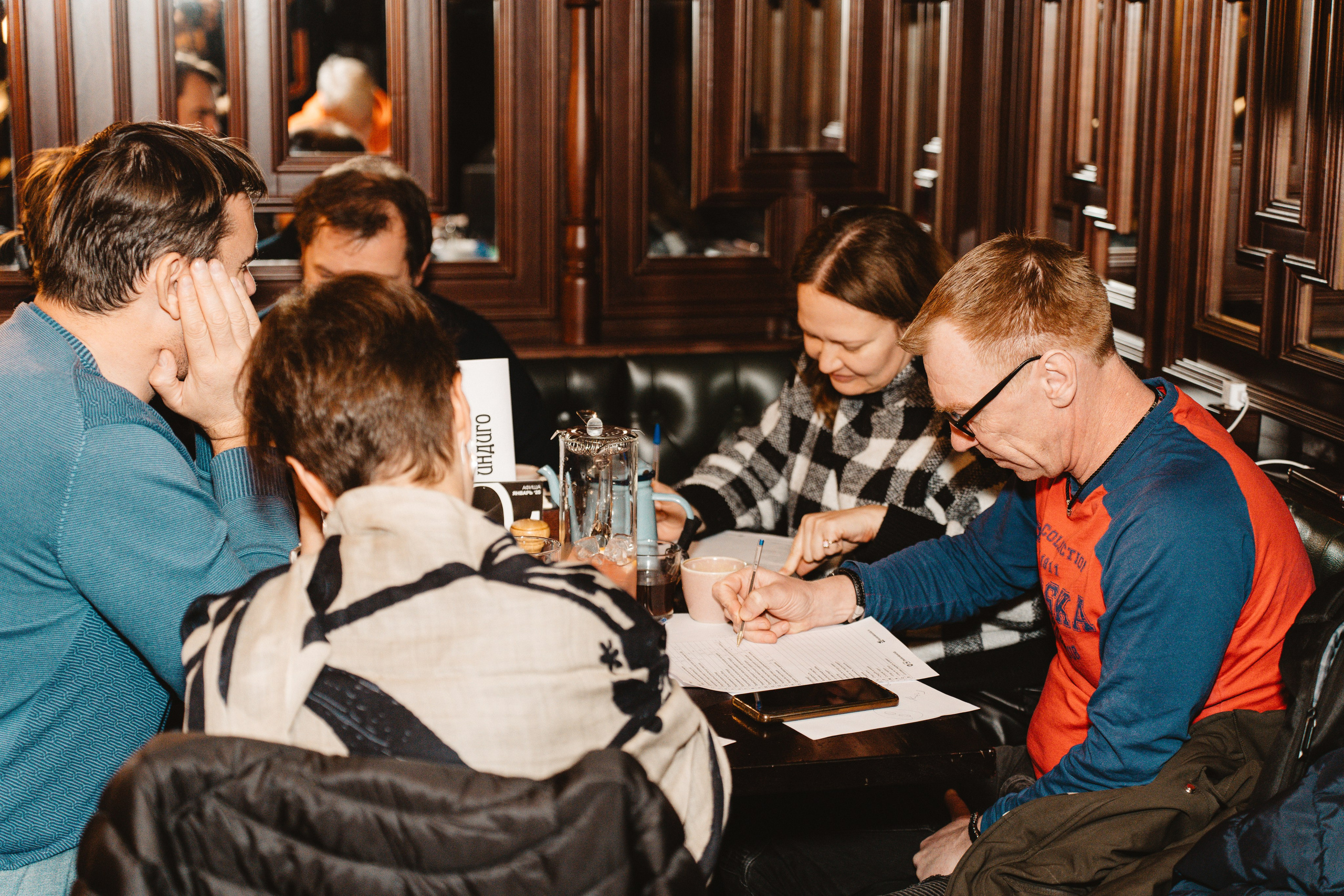 Intellectual games. Я занимаюсь событийной, свадебной, товарной, студийной… фотографией