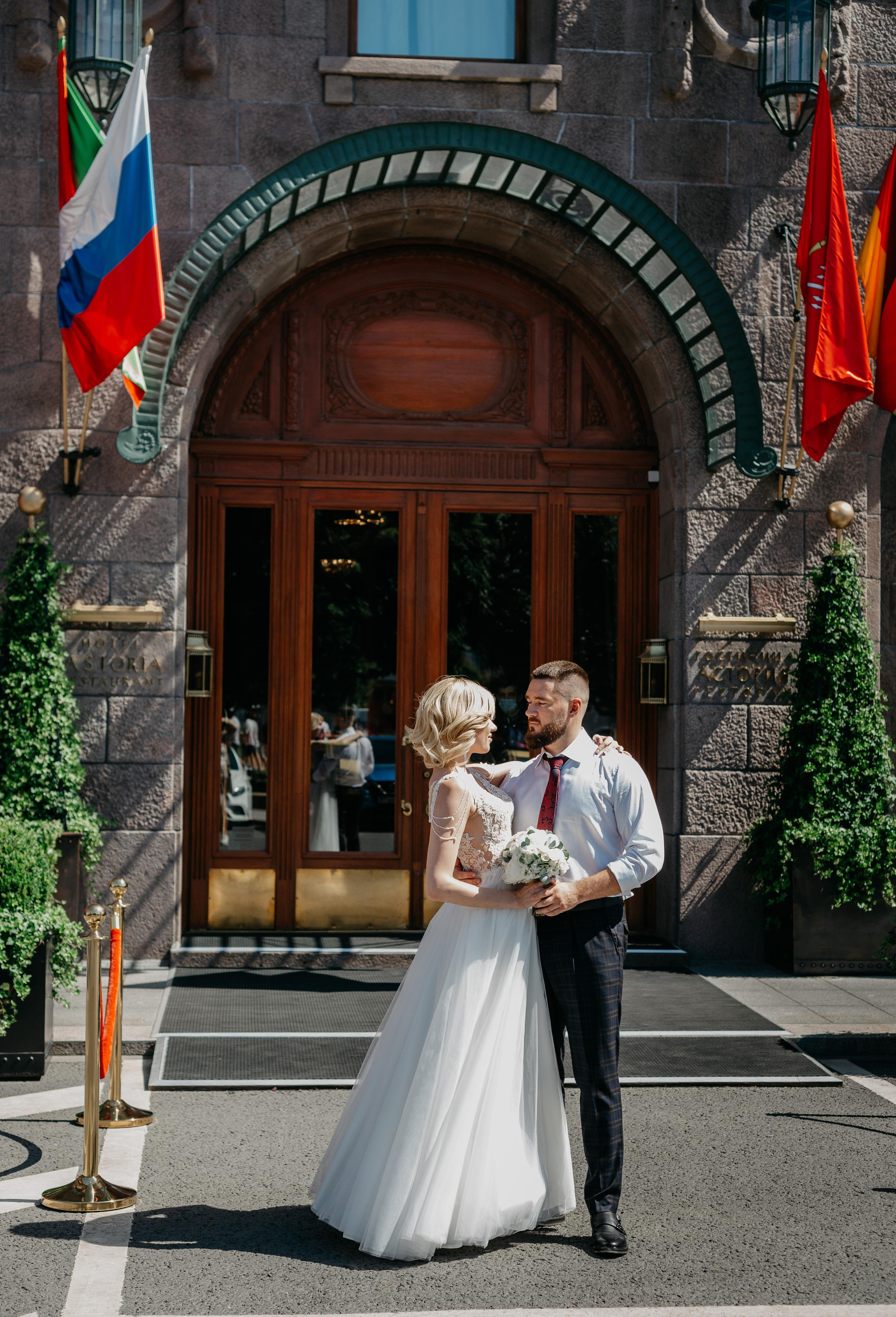 Юлия и Михаил: Первый дворец, дом Зингера, прогулка. Душевный фотограф в Санкт-Петербурге. Свадебные и семейные фотосессии