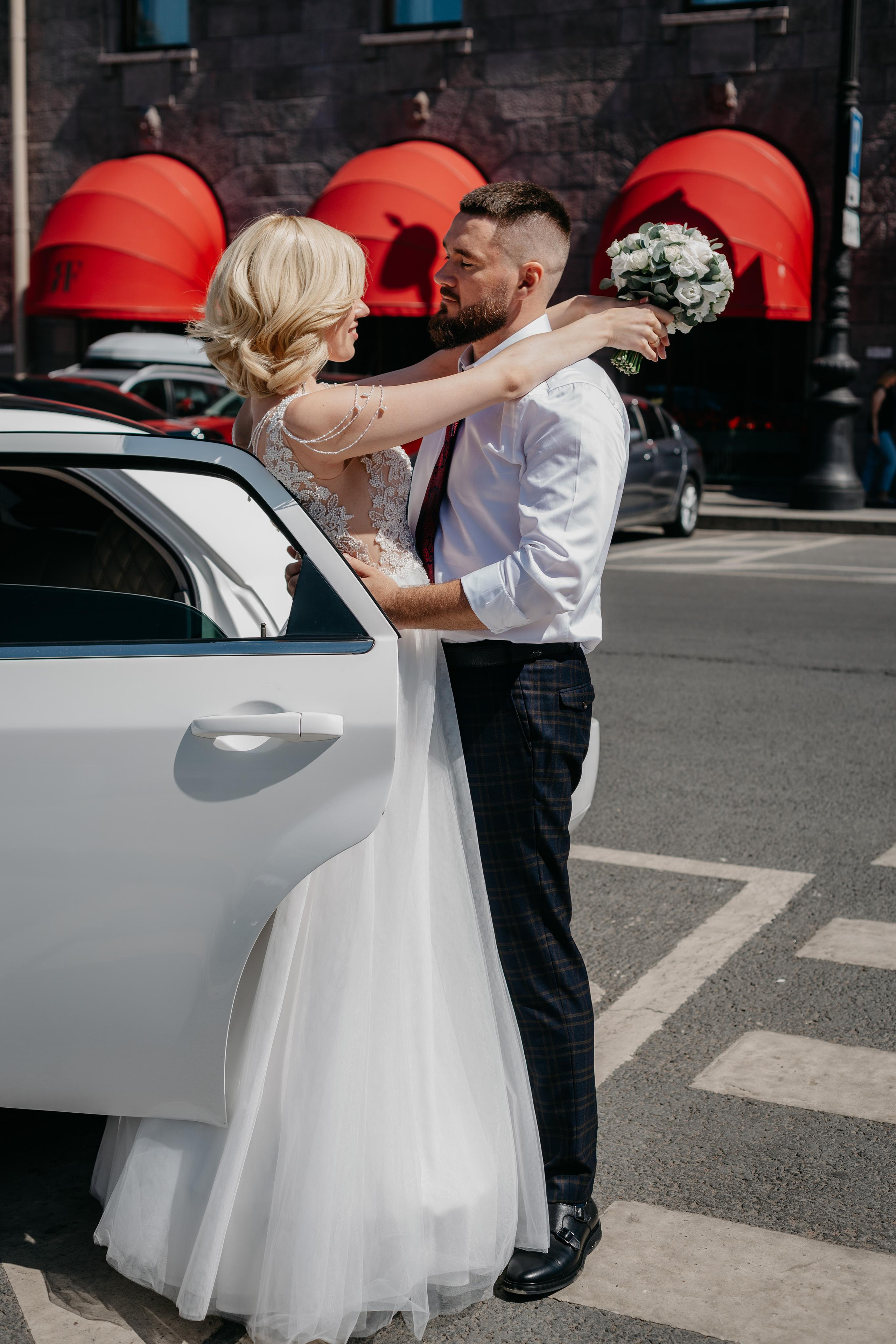 Юлия и Михаил: Первый дворец, дом Зингера, прогулка. Душевный фотограф в Санкт-Петербурге. Свадебные и семейные фотосессии