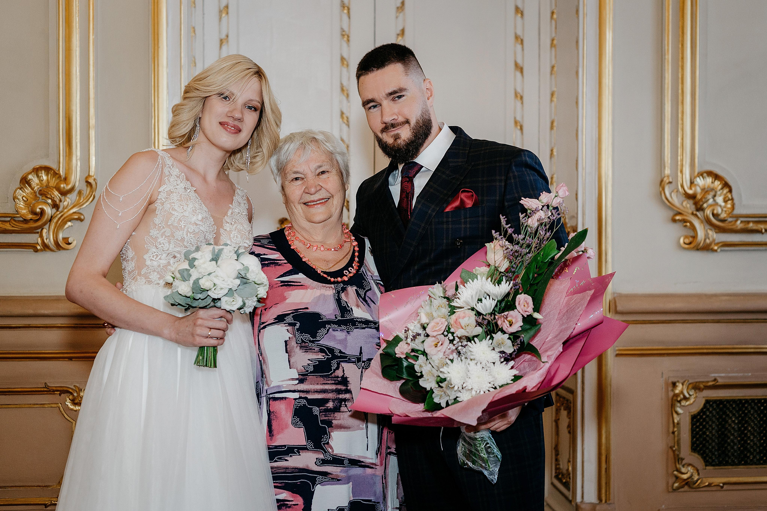 Юлия и Михаил: Первый дворец, дом Зингера, прогулка. Душевный фотограф в Санкт-Петербурге. Свадебные и семейные фотосессии