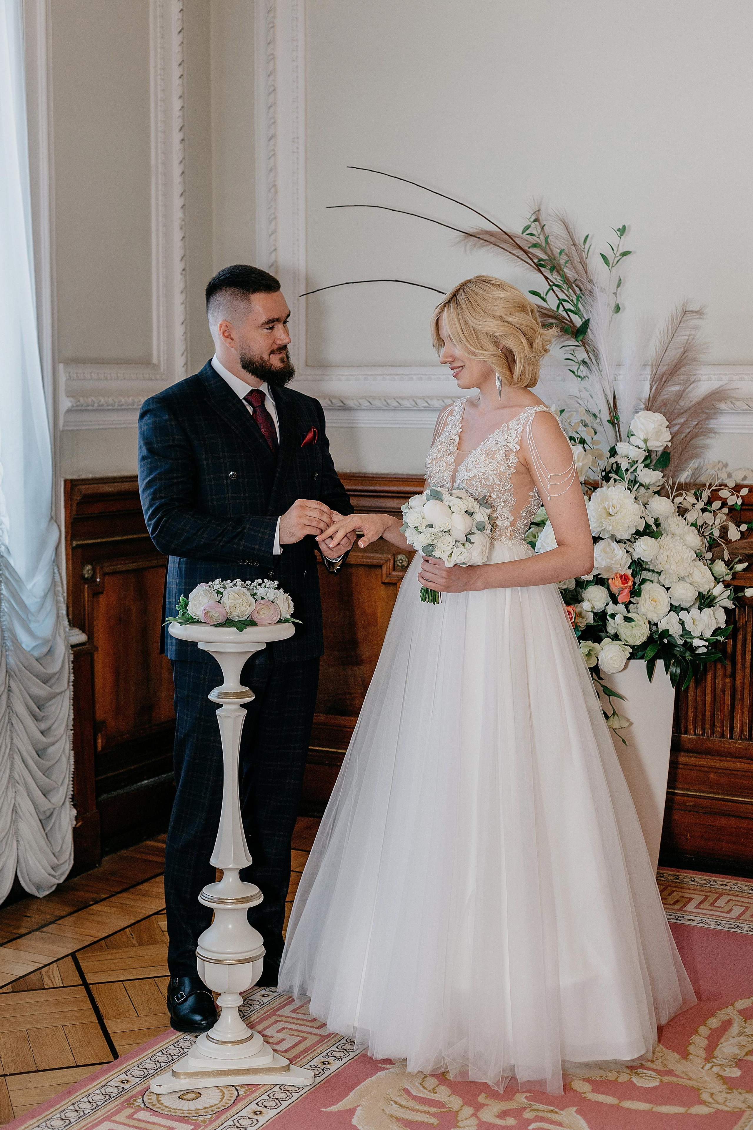 Юлия и Михаил: Первый дворец, дом Зингера, прогулка. Душевный фотограф в Санкт-Петербурге. Свадебные и семейные фотосессии