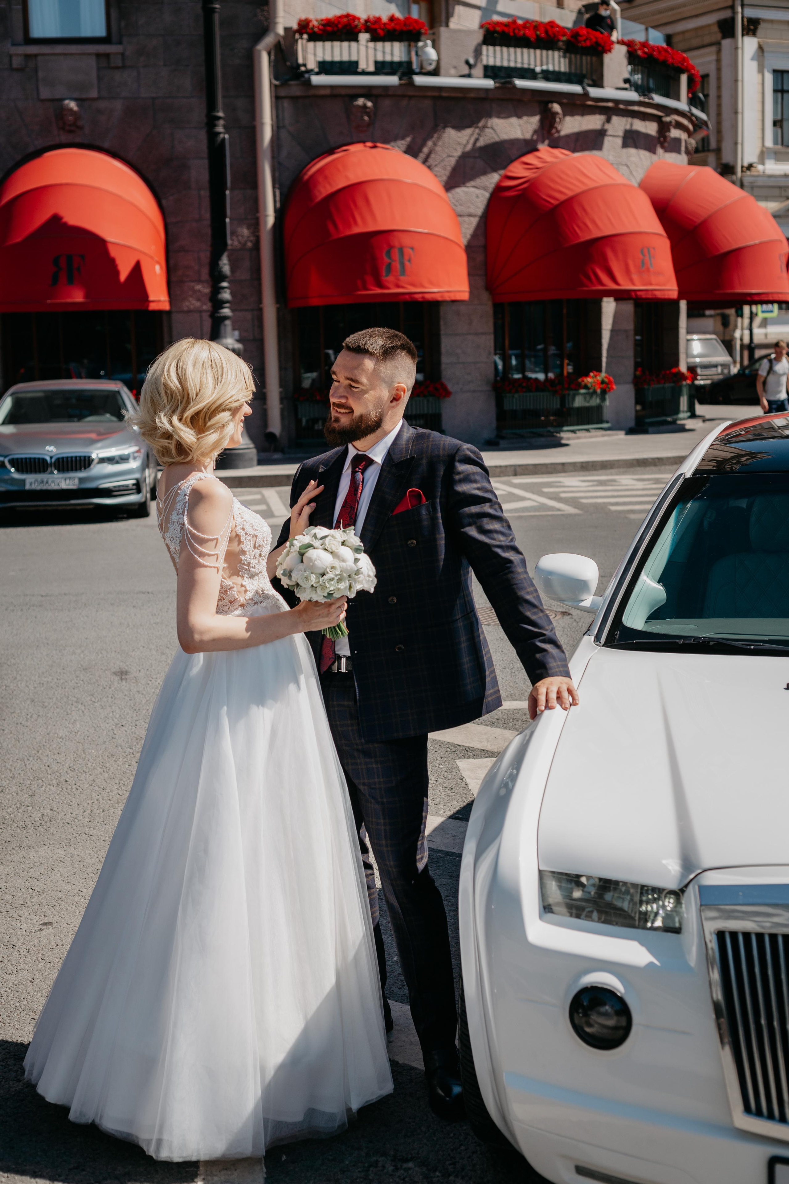 Юлия и Михаил: Первый дворец, дом Зингера, прогулка. Душевный фотограф в Санкт-Петербурге. Свадебные и семейные фотосессии