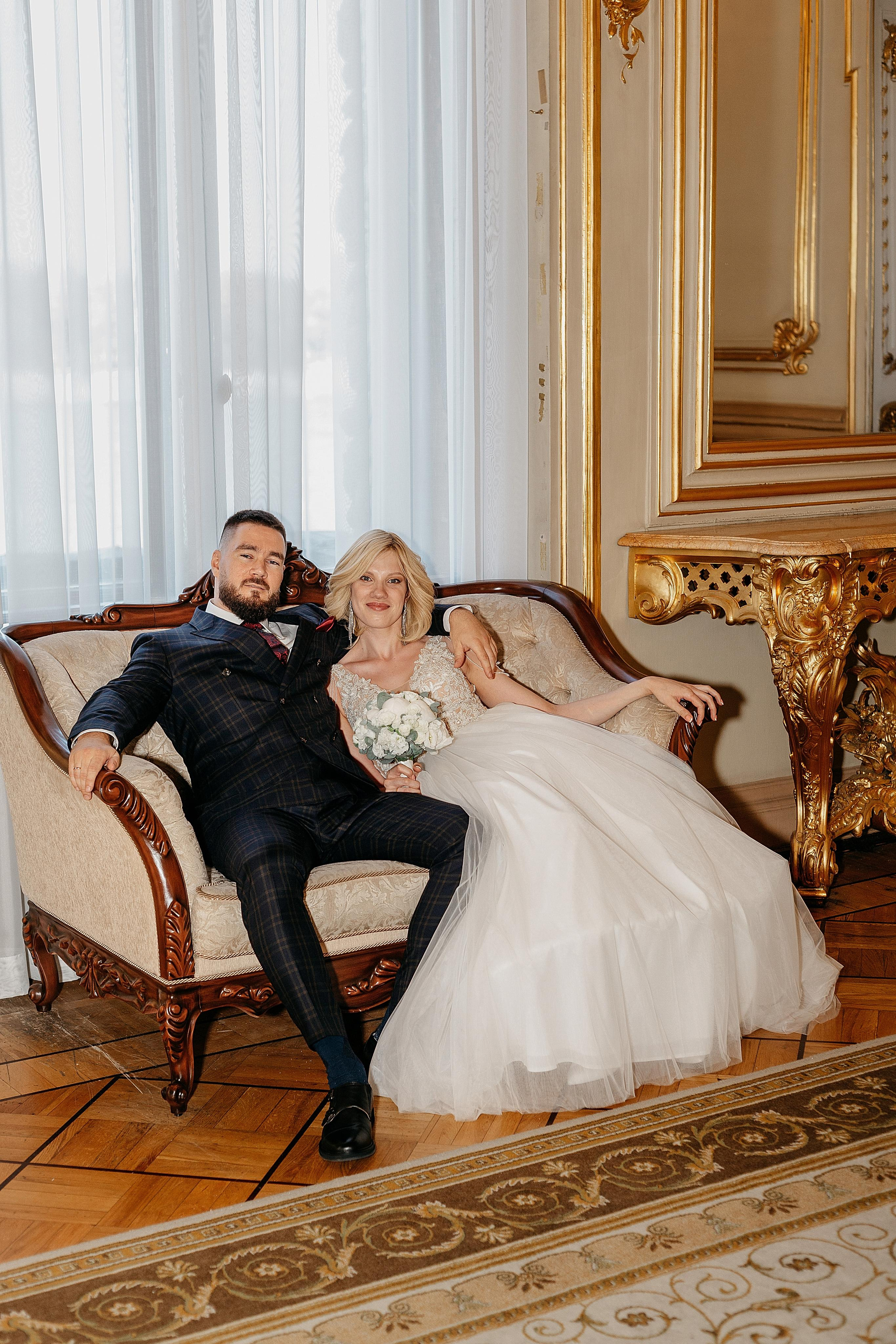 Юлия и Михаил: Первый дворец, дом Зингера, прогулка. Душевный фотограф в Санкт-Петербурге. Свадебные и семейные фотосессии