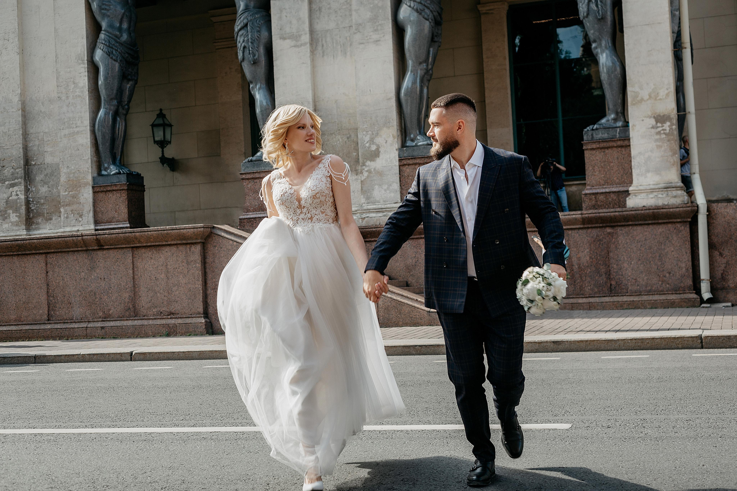 Юлия и Михаил: Первый дворец, дом Зингера, прогулка. Душевный фотограф в Санкт-Петербурге. Свадебные и семейные фотосессии