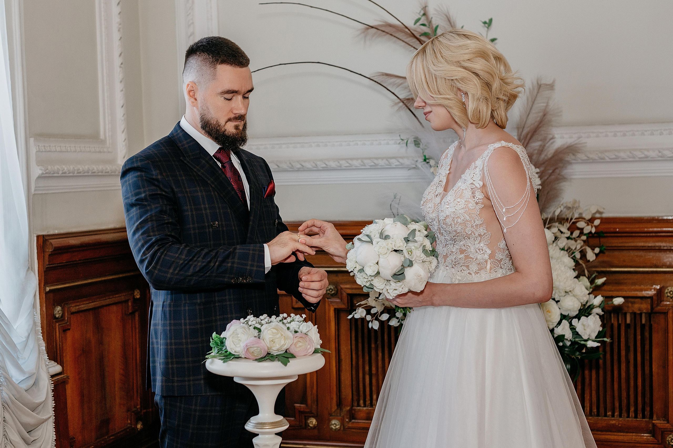 Юлия и Михаил: Первый дворец, дом Зингера, прогулка. Душевный фотограф в Санкт-Петербурге. Свадебные и семейные фотосессии