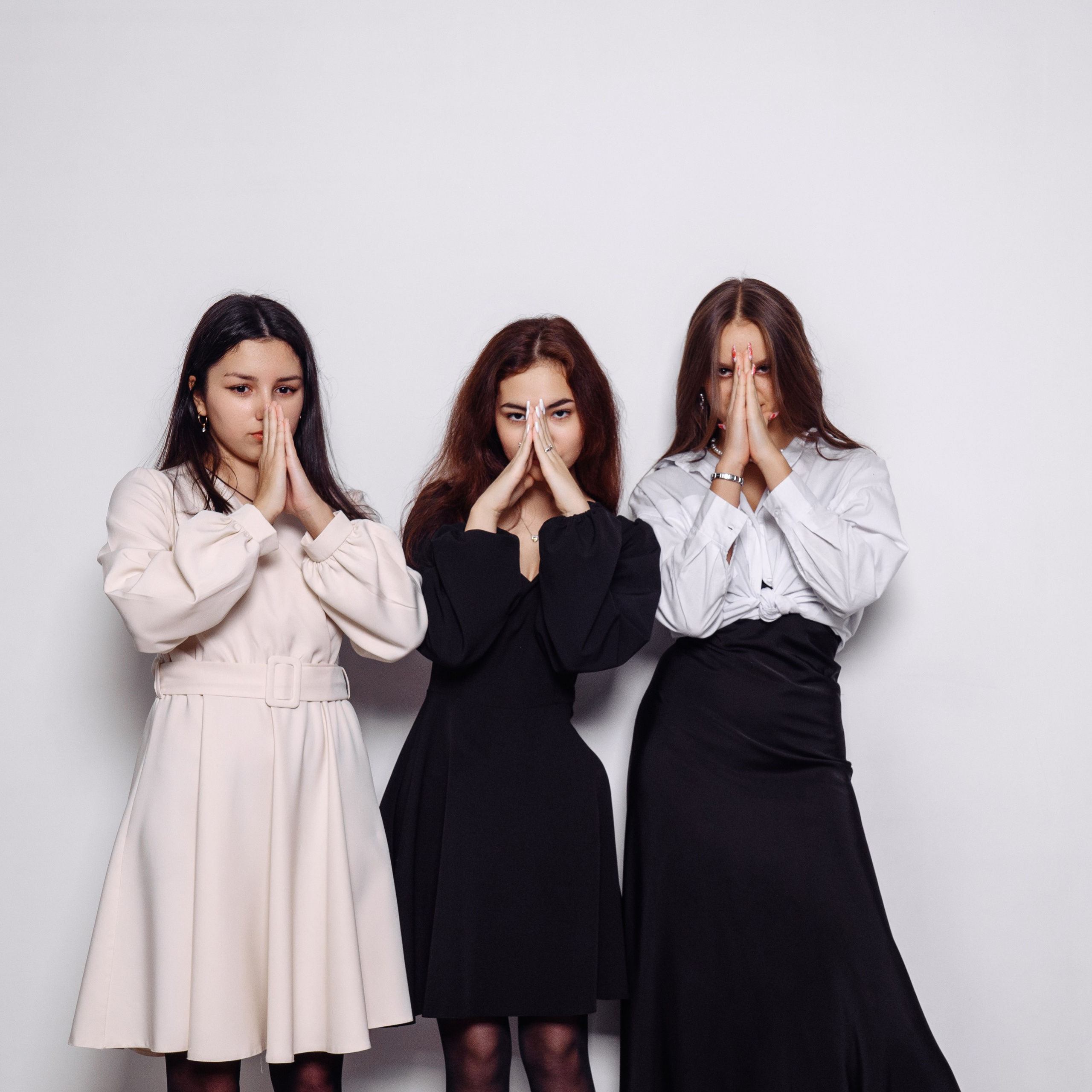 Альбомы в ФотоСтудии SelfieBox. НеФотоАльбом — выпускные альбомы Абакан Минусинск Черногорск Хакасия