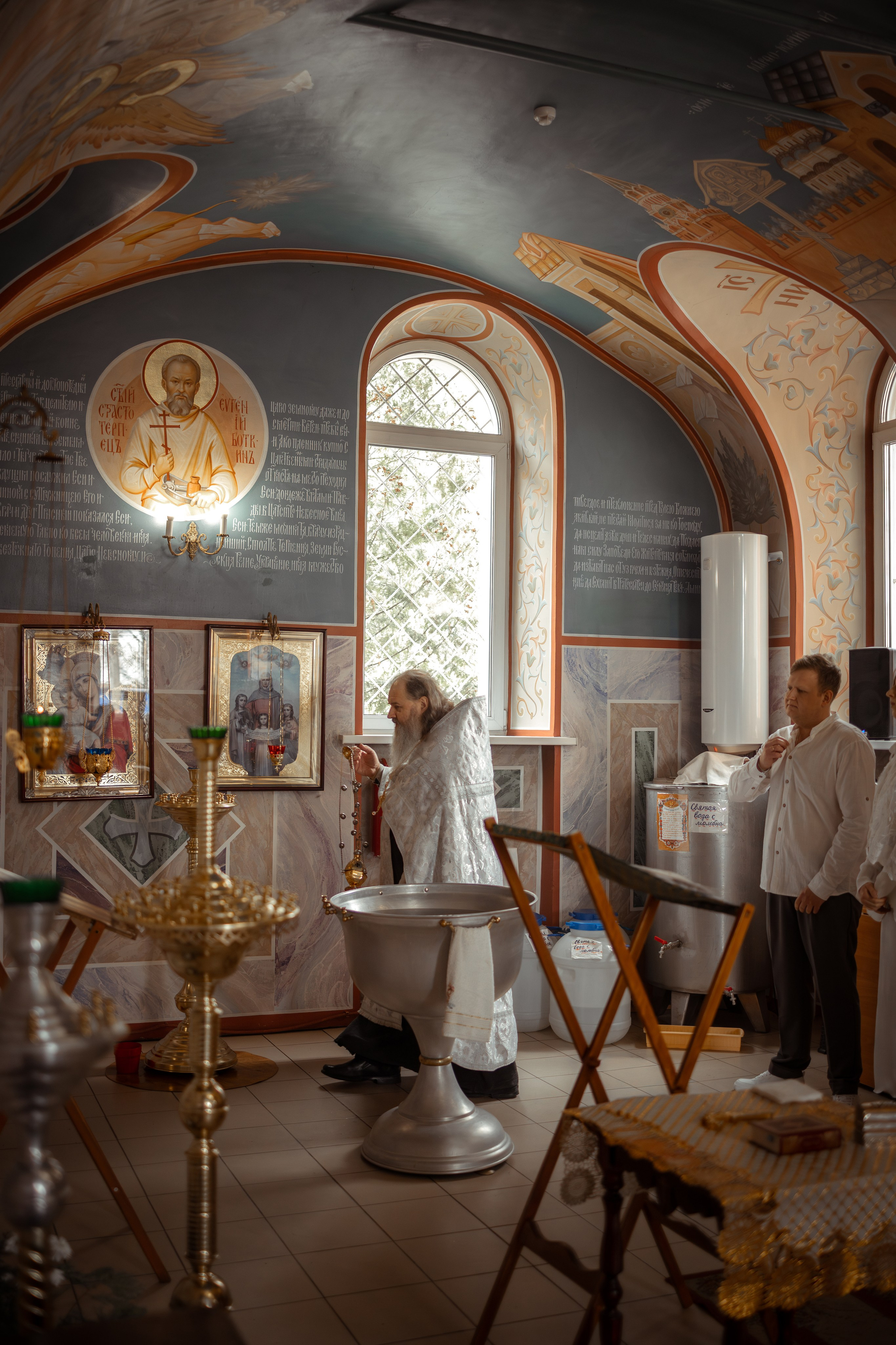 Таинство Крещения младенца в храме в честь святой преподобномученицы великой княгини Елисаветы (г.Белоусово). Надежда Стар семейный и церковный фотограф в Жукове и Калужской области