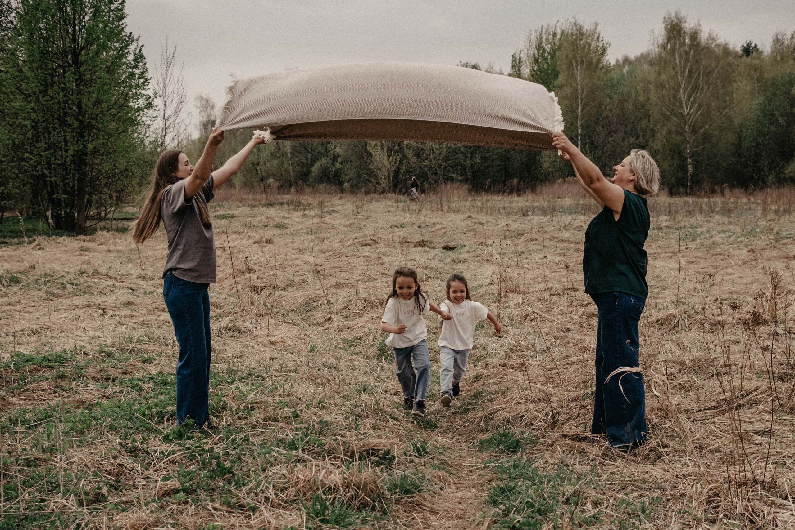 Прогулка с любимыми. Фотоссесия на природе. Семейный фотограф в Железнодорожном Масаева Елена