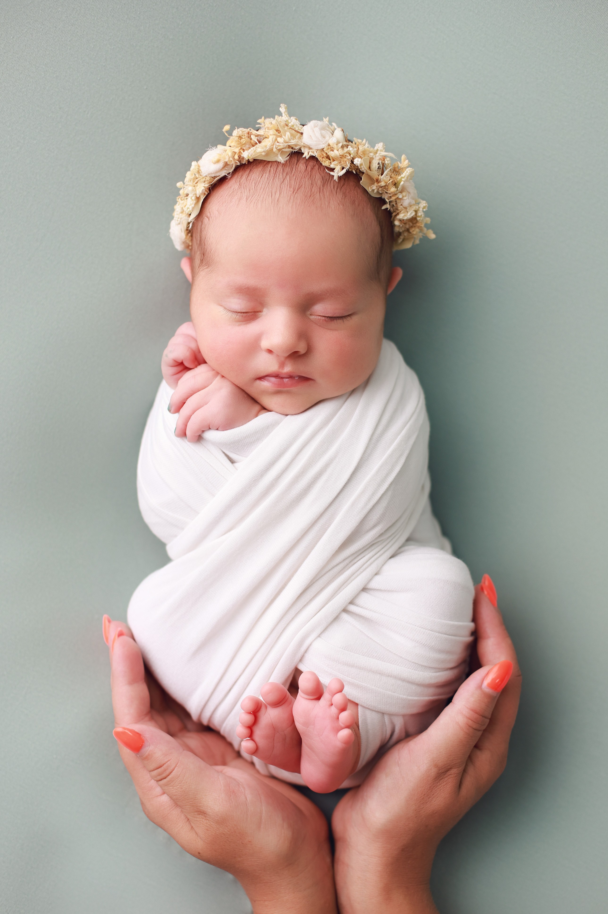 Мия. Фотограф новорожденных в г. Россошь Виктория Нечепуренко