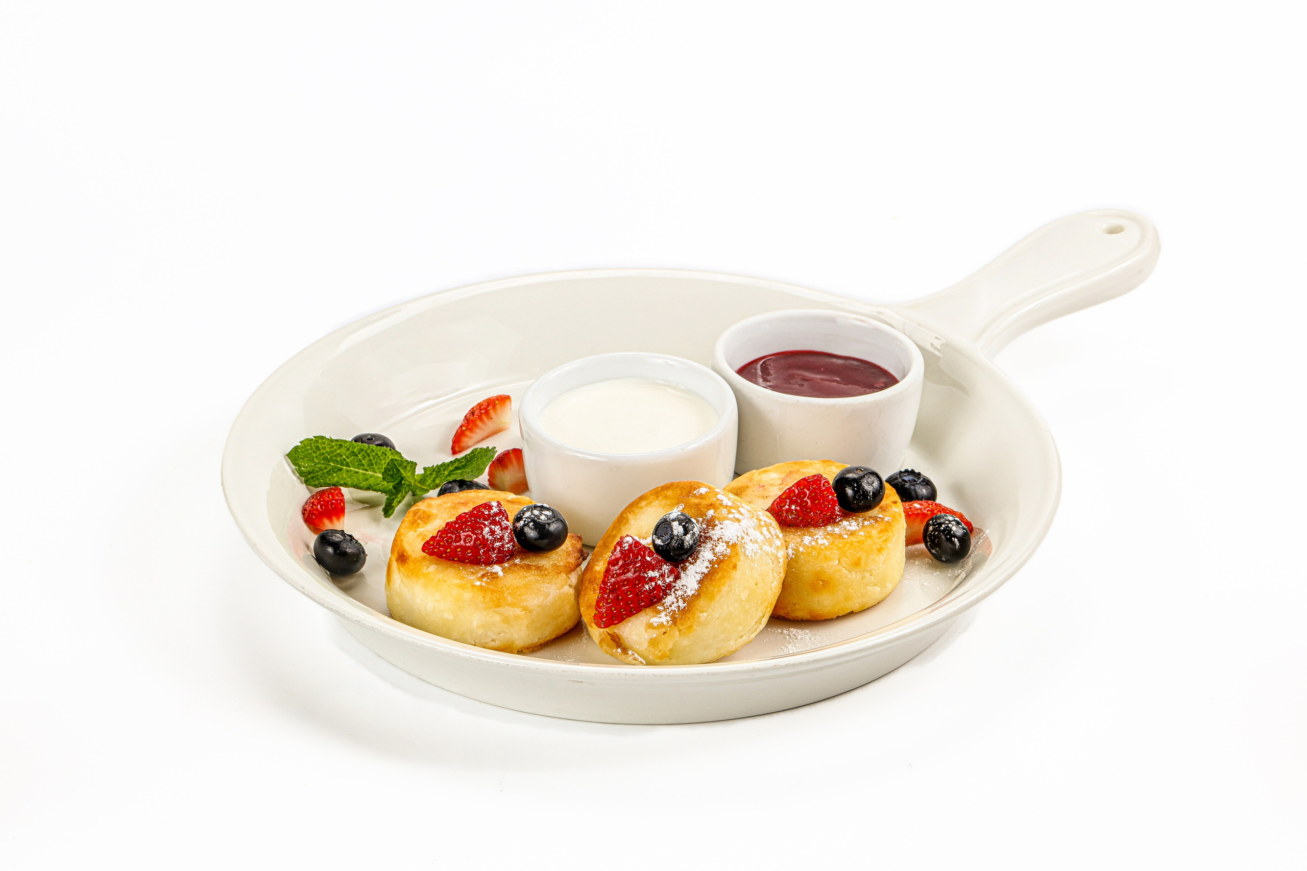 Фотосъемка десертов и выпечки. Заказ по тел.: +7 (906) 006-90-22. Фуд-фотограф Андрей Старостин — съемка еды в Москве. 9000 руб. в час