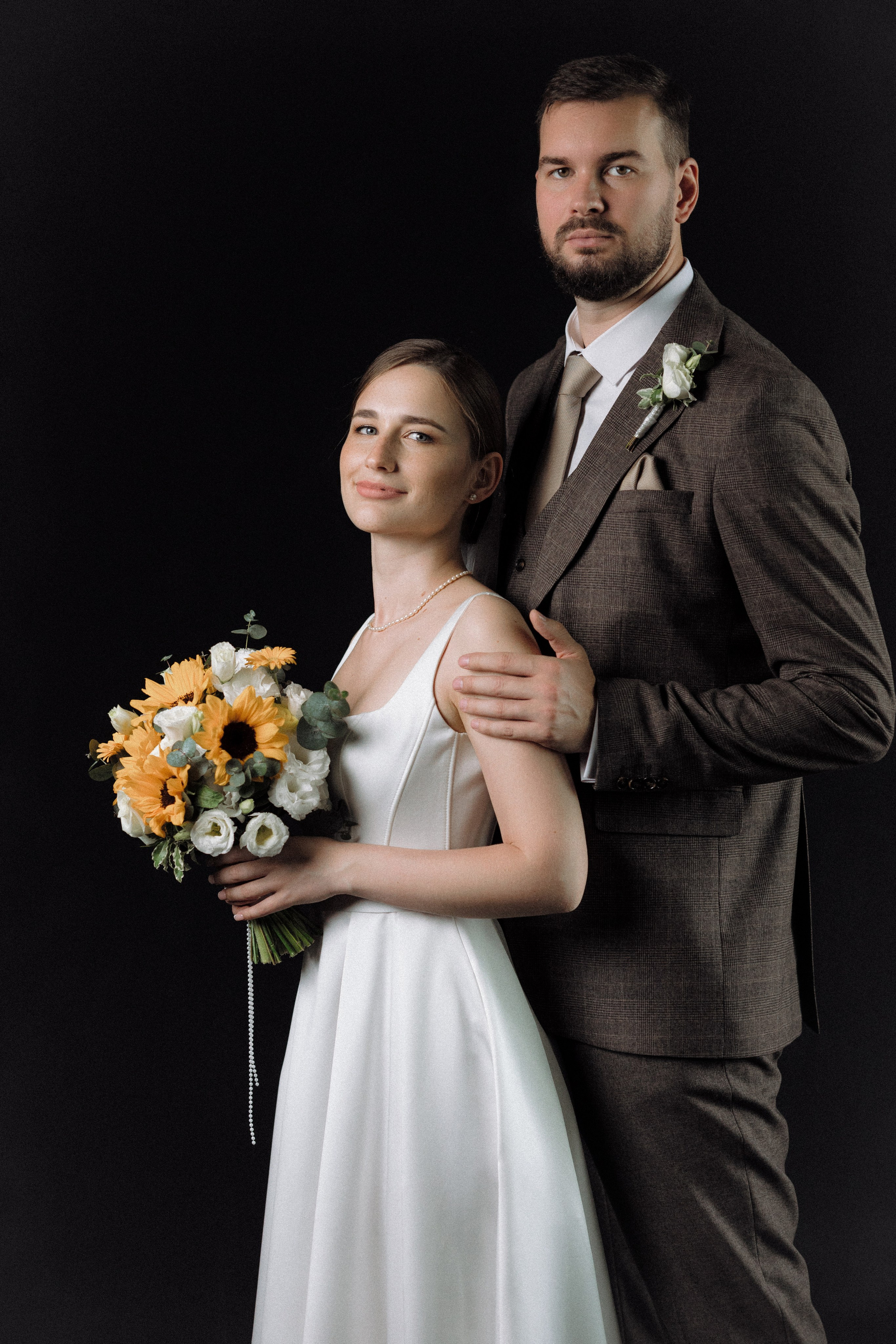 Портфолио свадебного фотографа в Москве. Фотосессия с лошадьми Москва. Фотограф на свадьбу в Москве. Свадебная фотосессия на черном фоне. Фотограф в Москве Валерия Рожкова