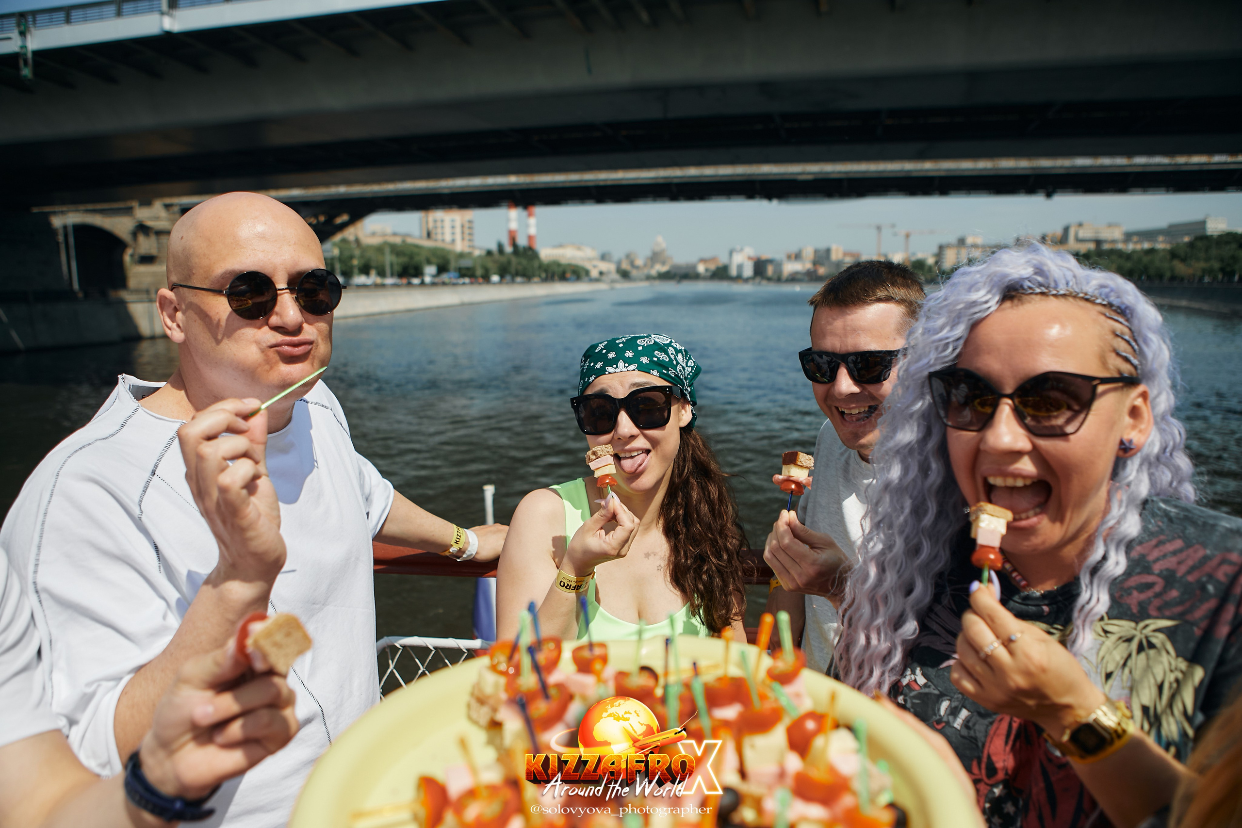 Boat party. Свадебный фотограф