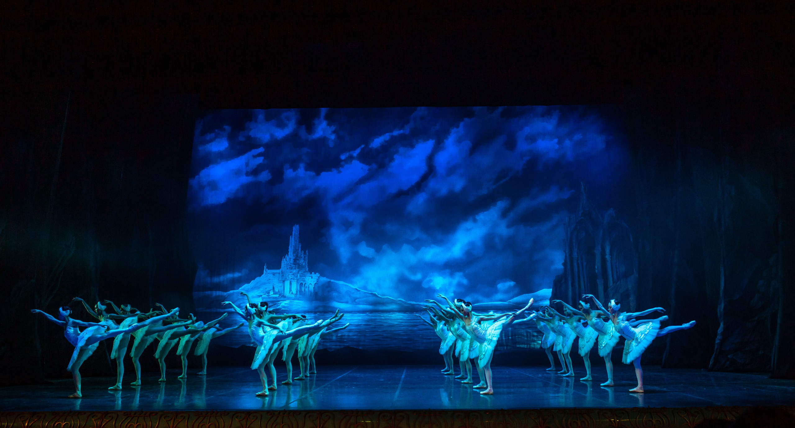 «Лебединое озеро» ГАТОБ г. Алматы 2024. Jora Abramov | Коммерческий и репортажный фотограф в Алматы